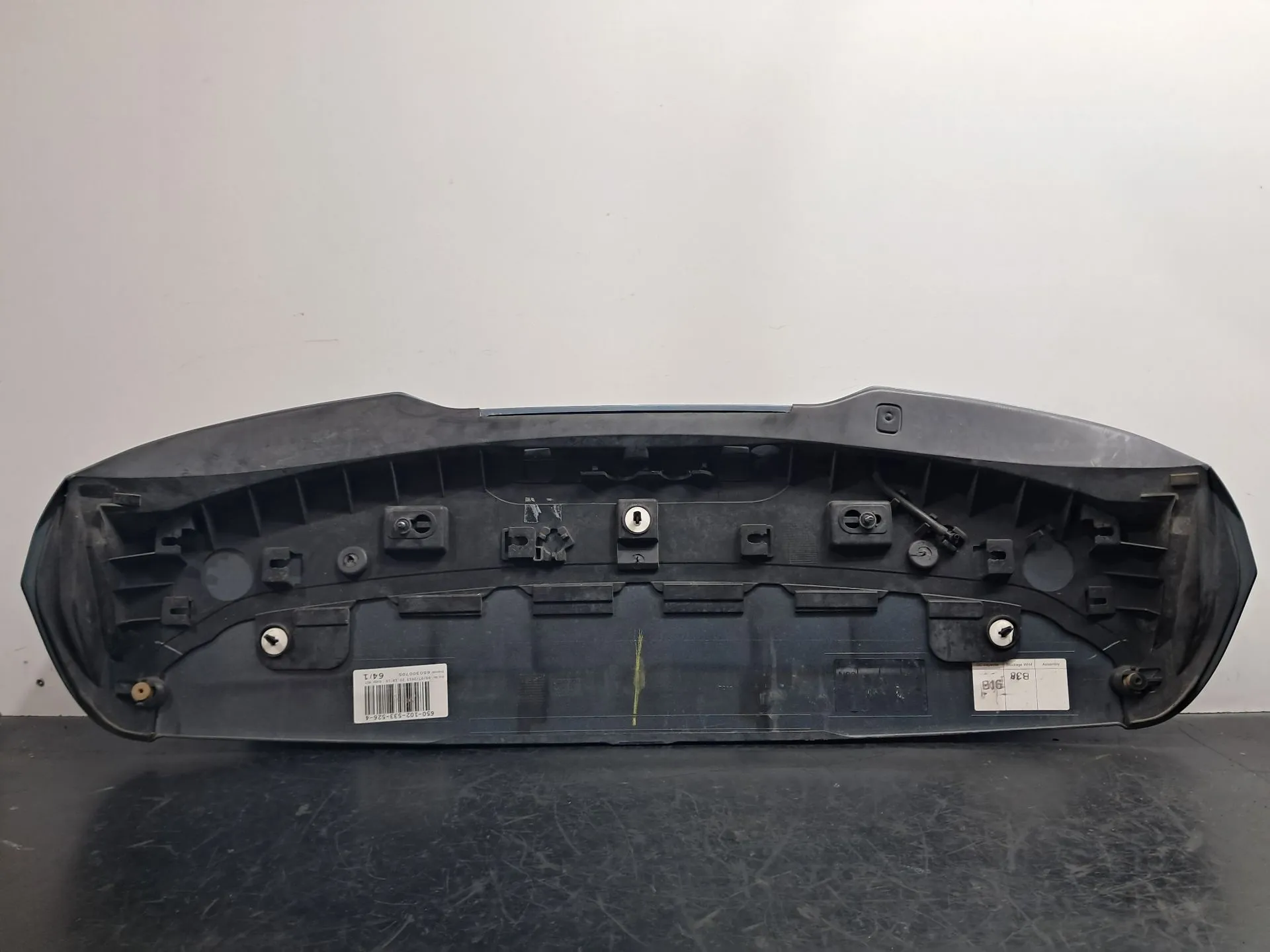 Spoiler portellone VOLVO V40 Hatchback Imagem-6