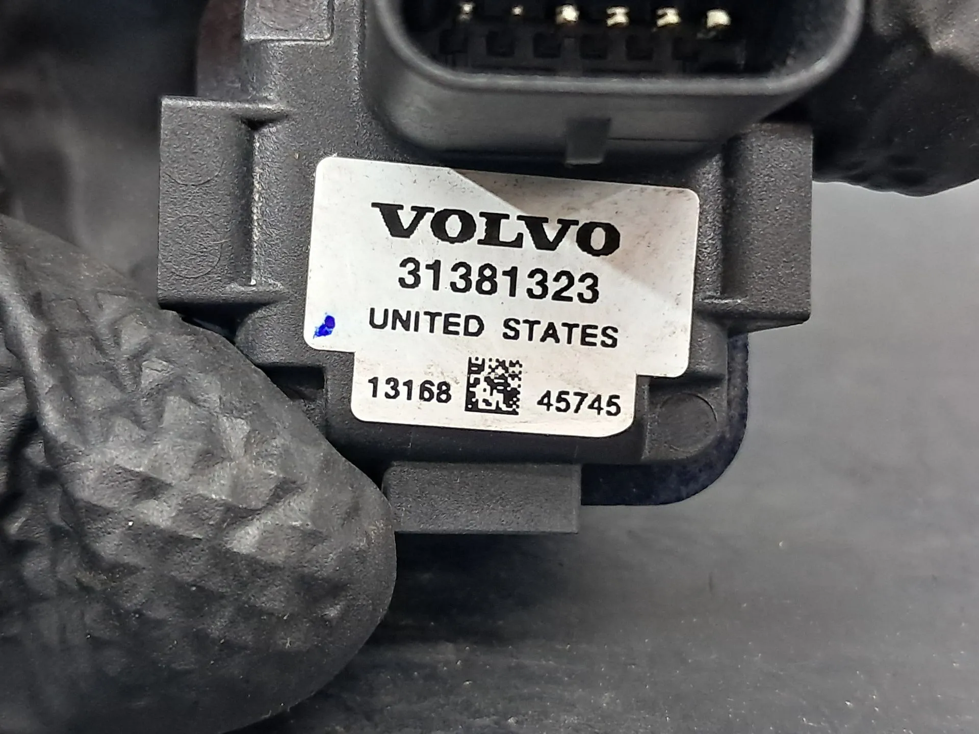 Câmera traseira VOLVO V40 Hatchback Imagem-3