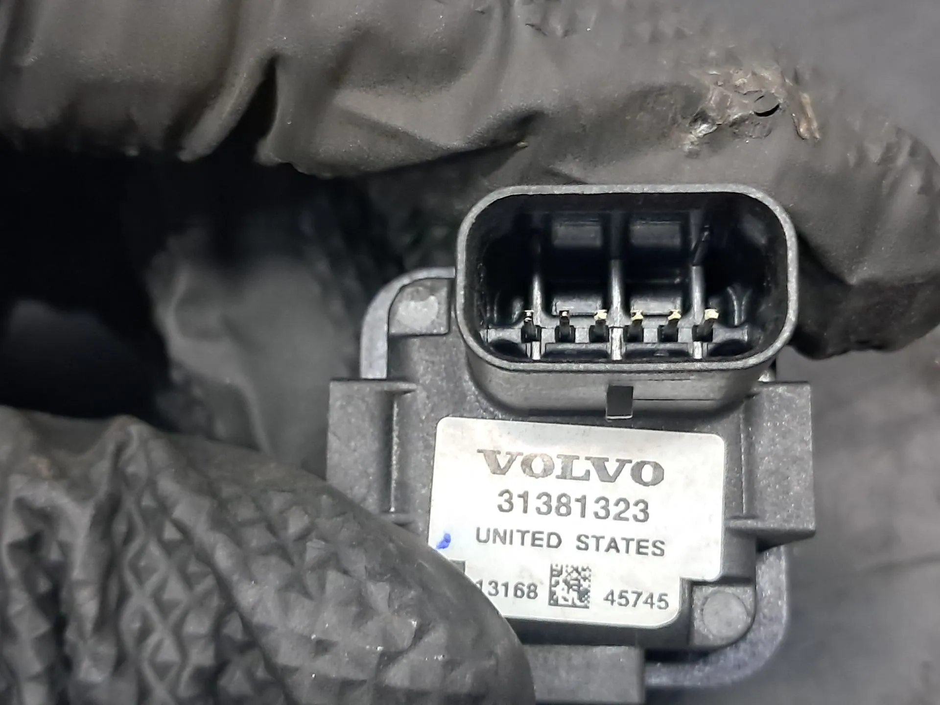 Câmera traseira VOLVO V40 Hatchback Imagem-4