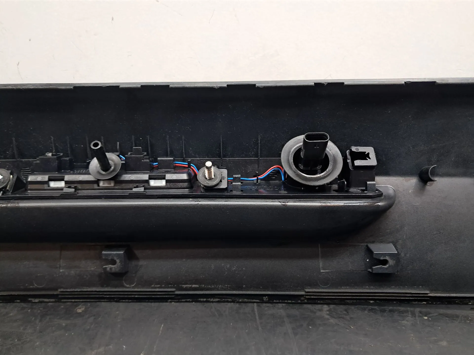 Modanatura porta / portellone bagagliaio VOLVO V40 Hatchback Imagem-10