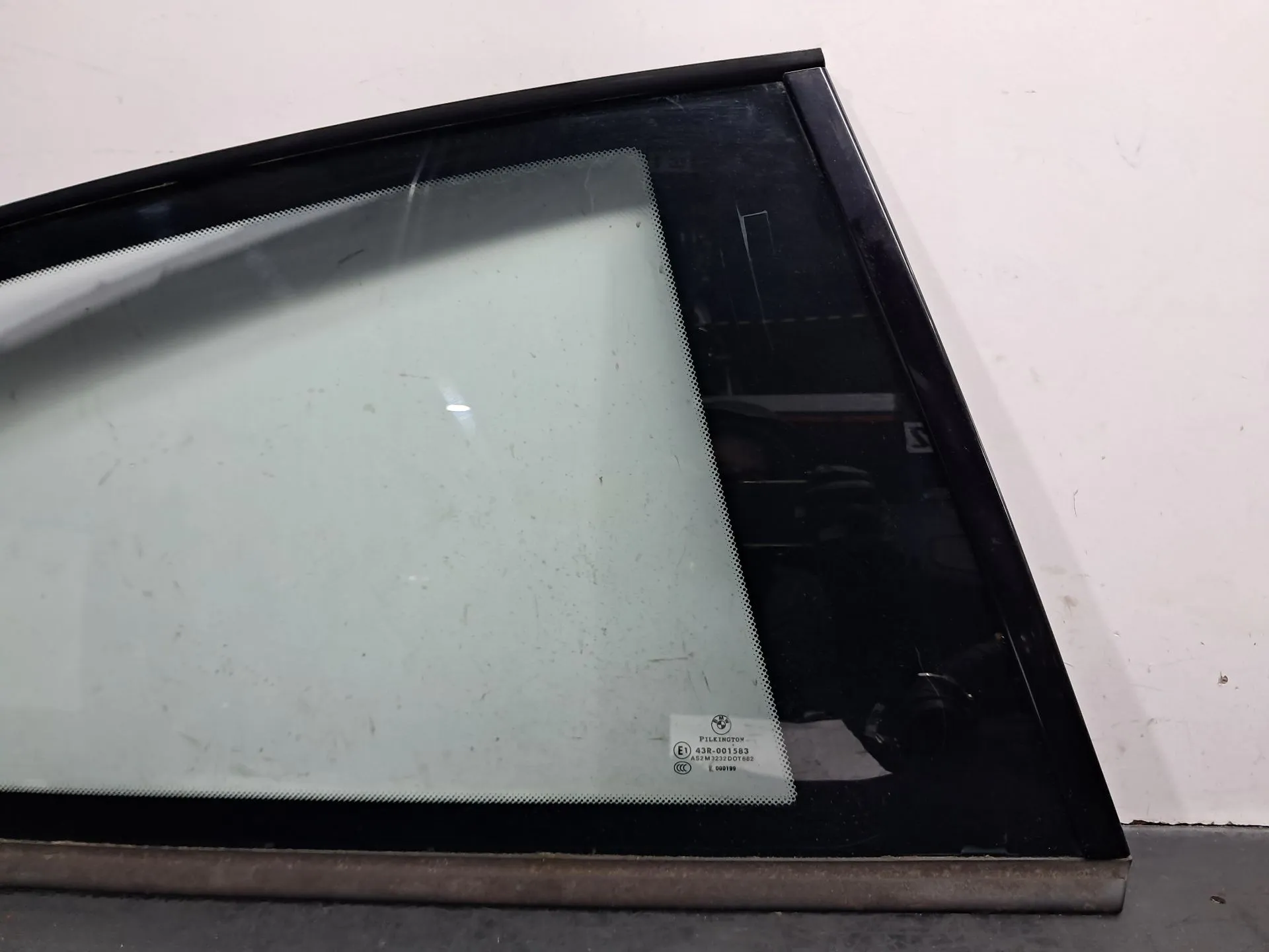 Vitre de custode arrière Droite BMW 1 (E81) Imagem-3