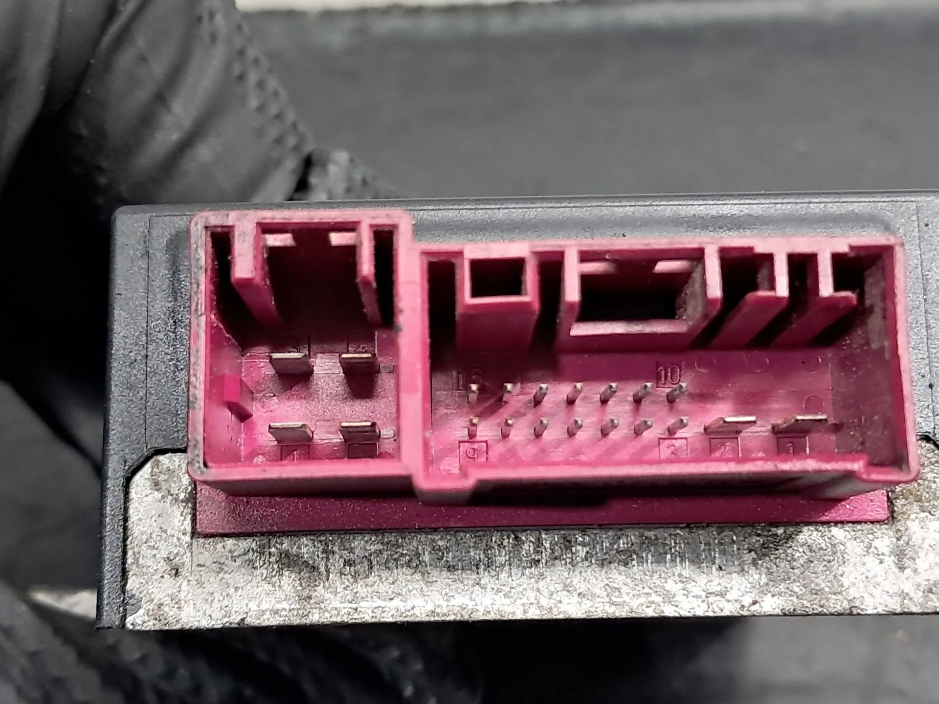 Calculateur carburant BMW 1 (E81) Imagem-3