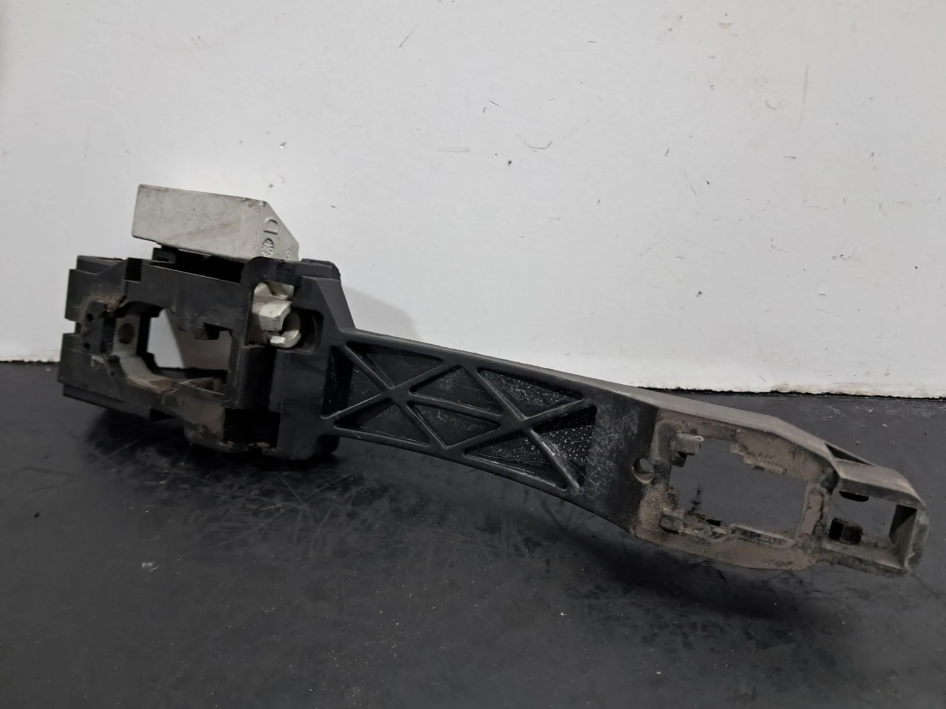 Right front door handle support NISSAN Qashqai/Qashqai+2 I (J10, JJ10)