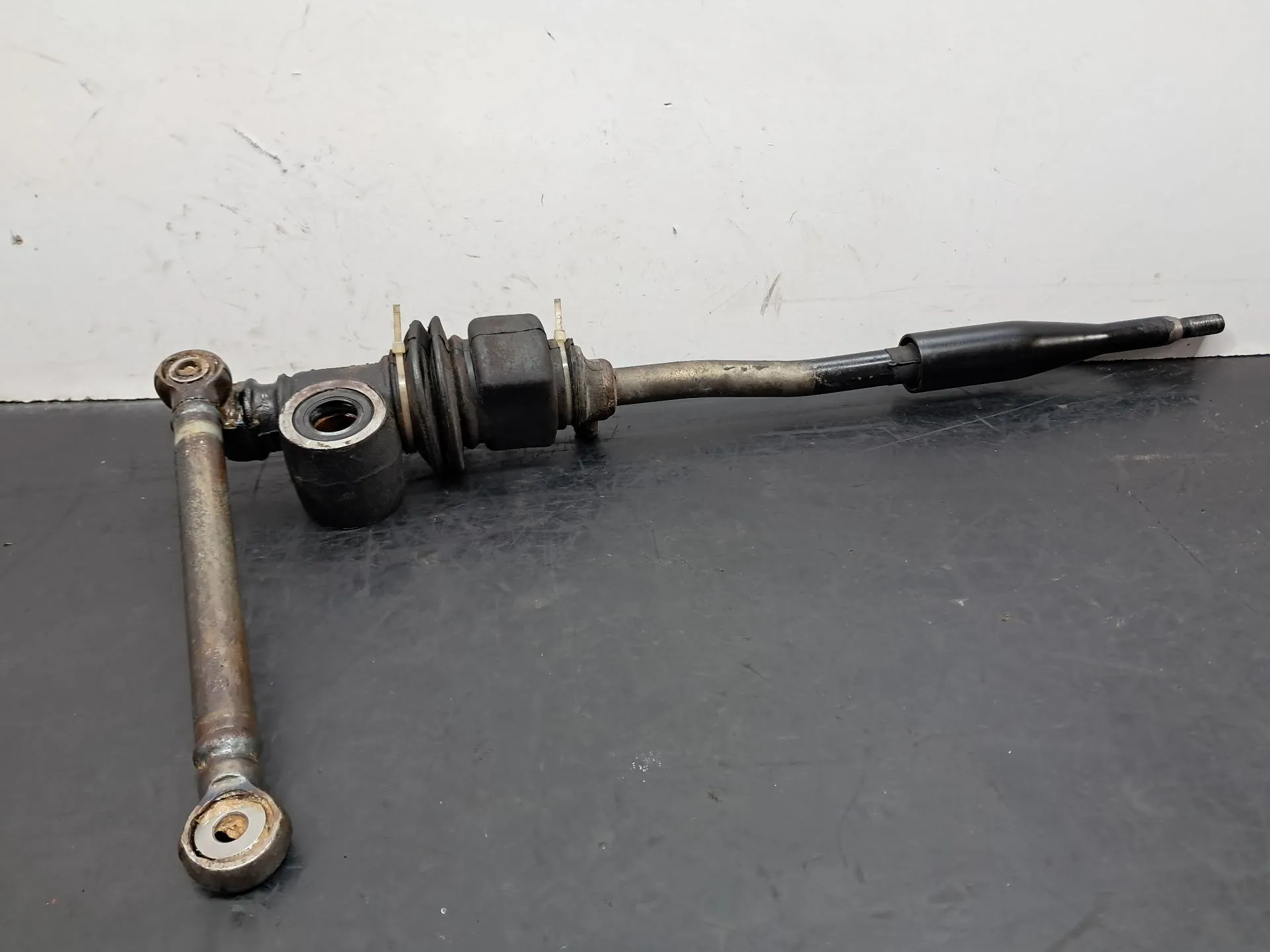 Gear selector NISSAN Patrol GR IV (Y60)