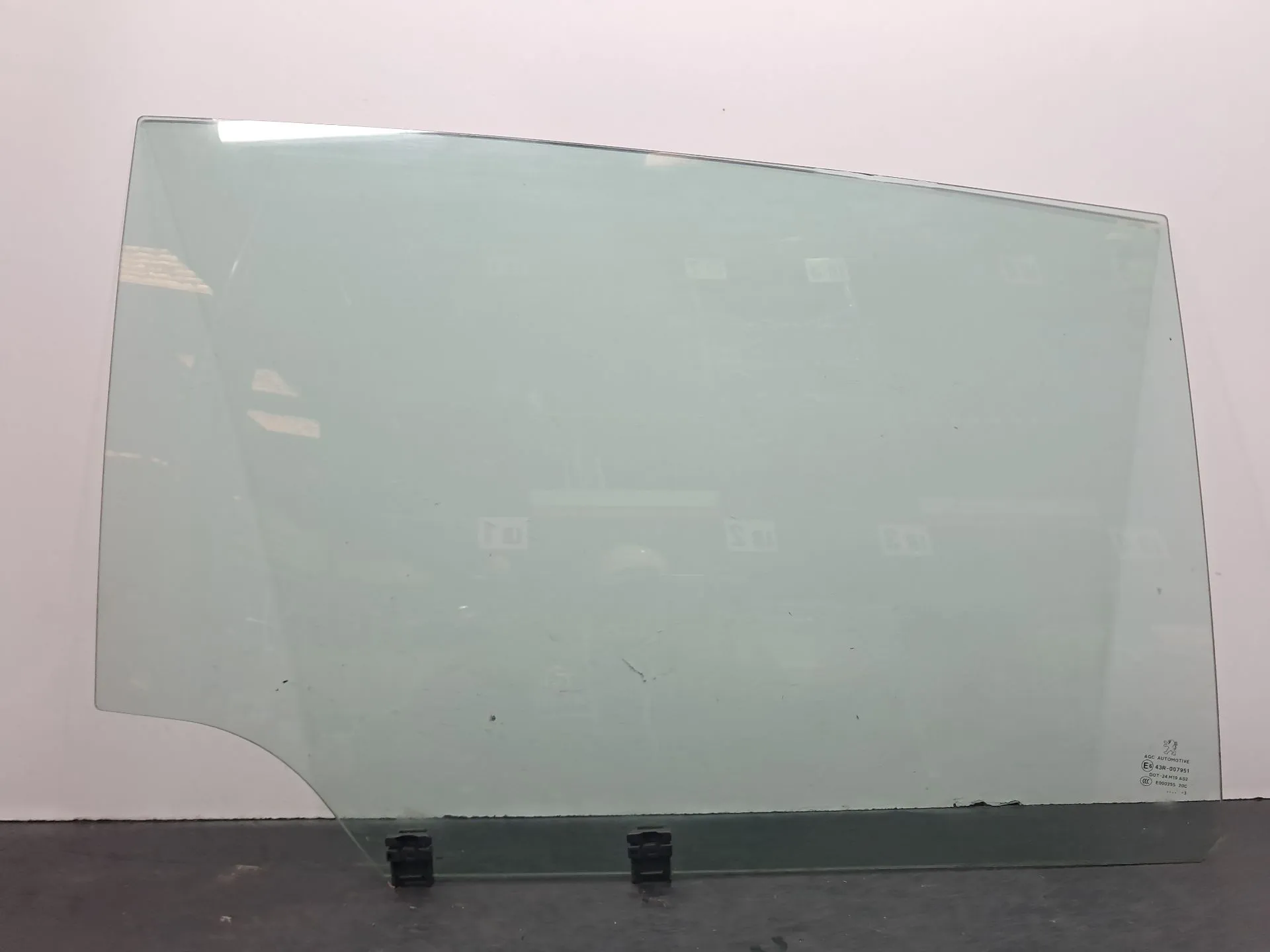 Right rear door glass PEUGEOT 5008 I (0U_, 0E_)