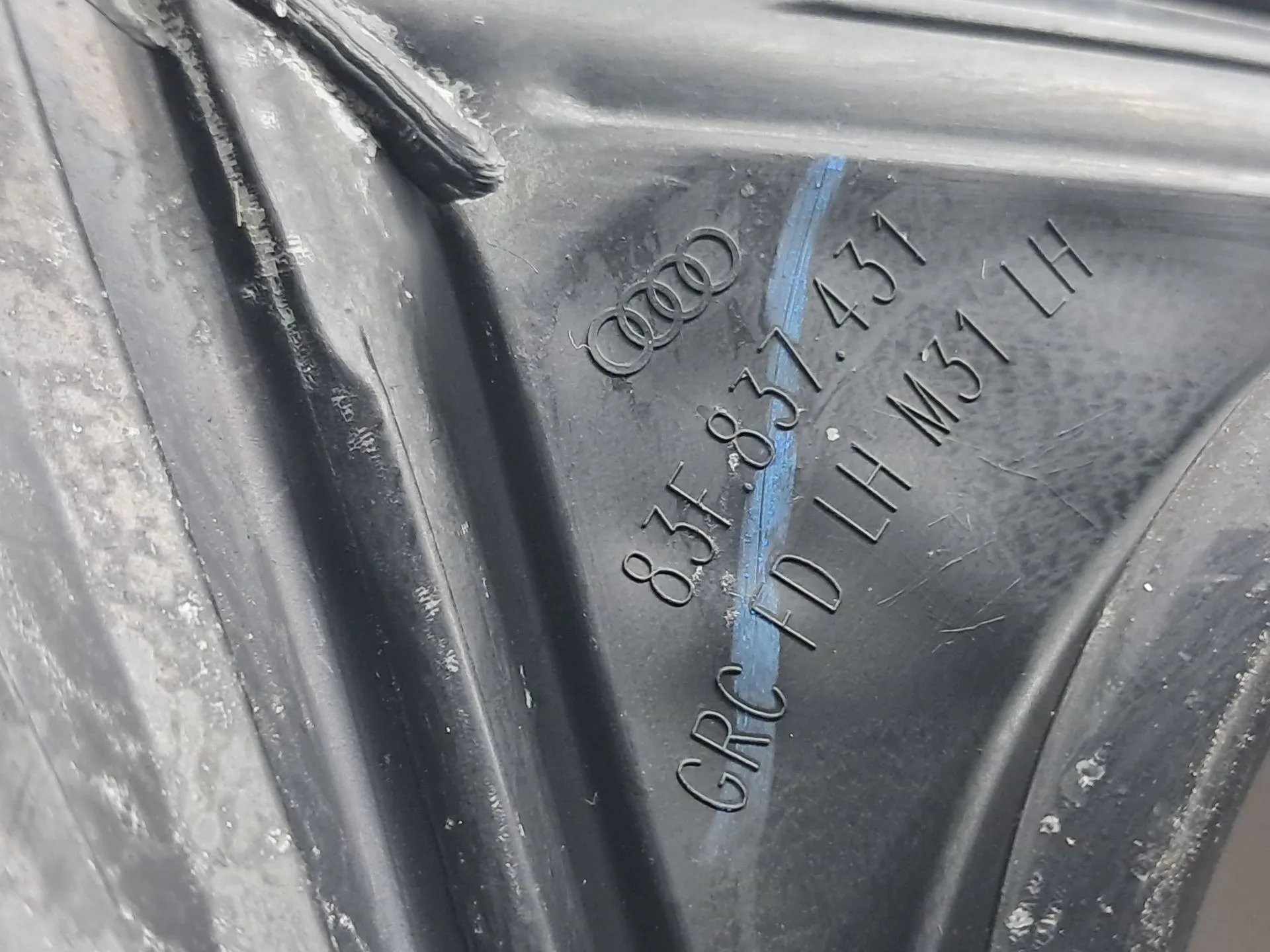 Gomma generica AUDI Q3 Sportback (F3N) Imagem-19