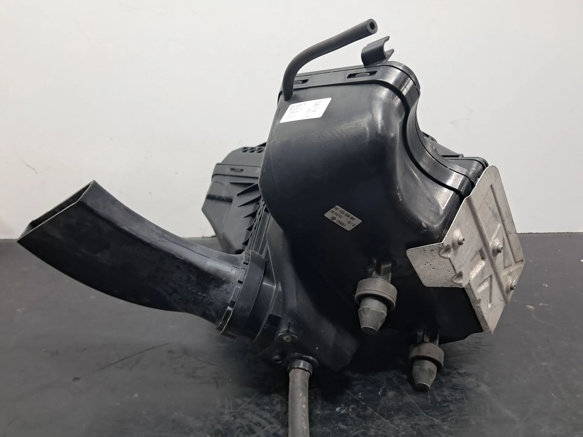 Air filter box AUDI A4 Avant (8K5, B8) Imagem-2