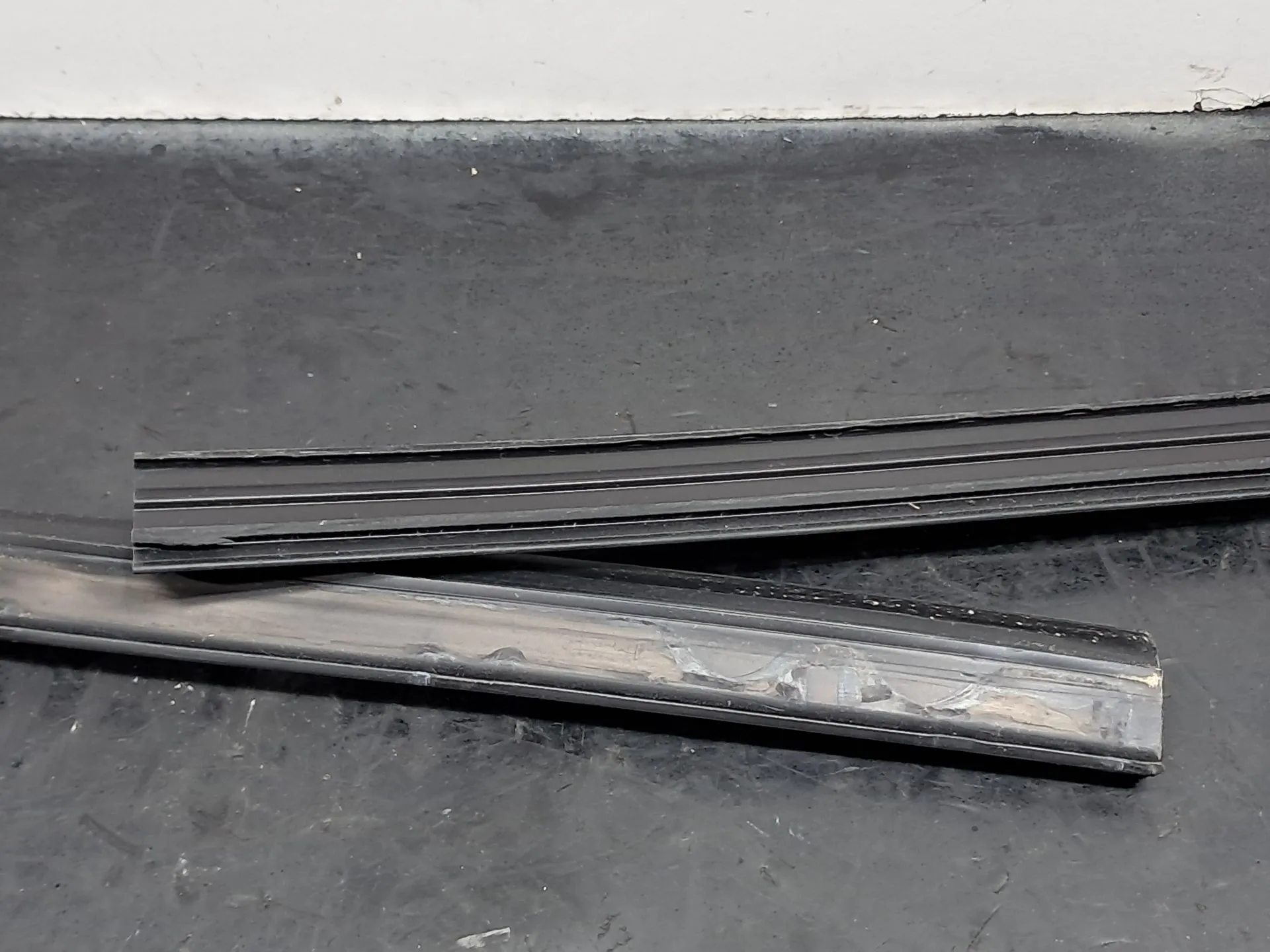 Goma genérica AUDI Q3 Sportback (F3N) Imagem-1