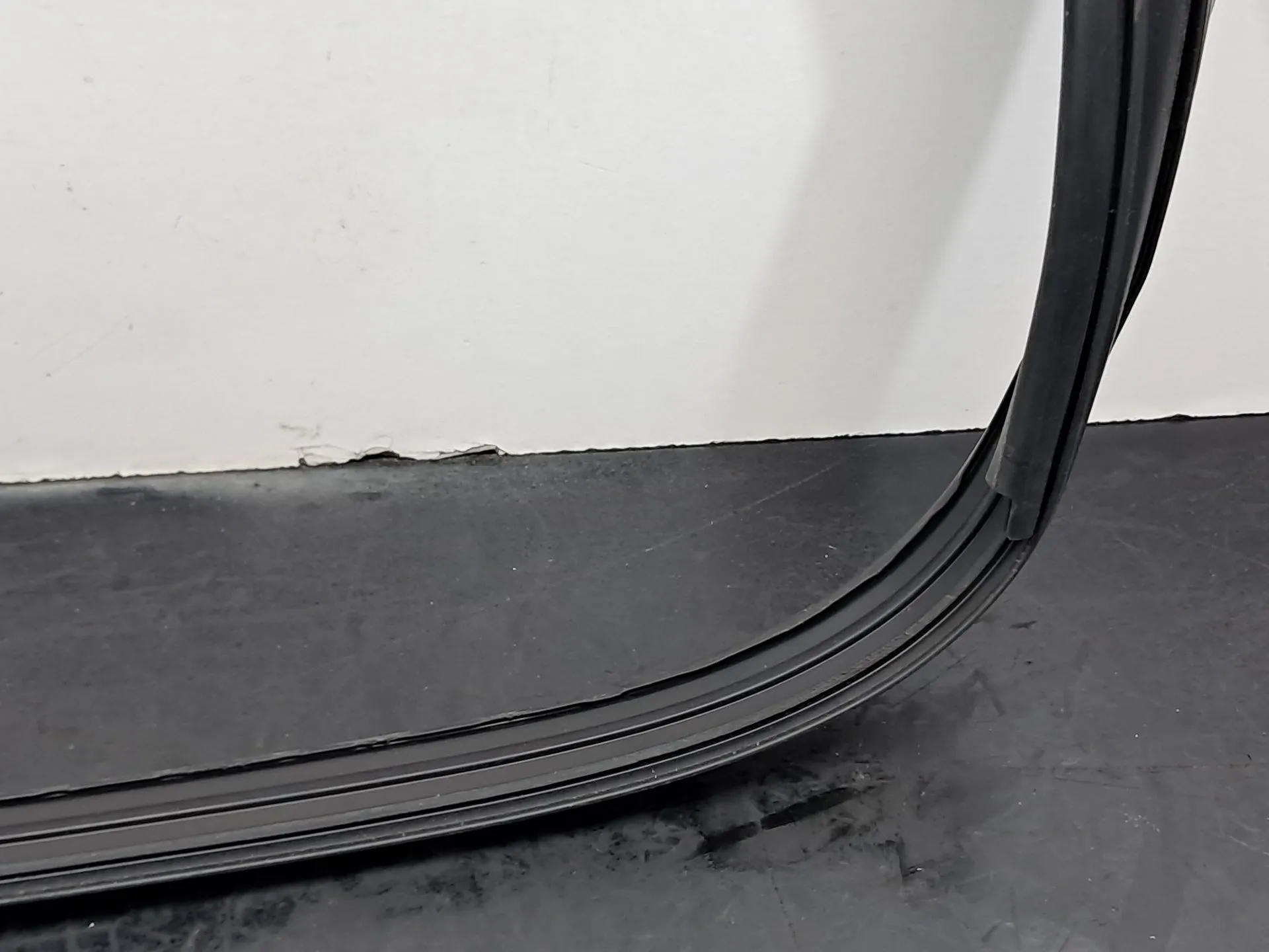 Goma genérica AUDI Q3 Sportback (F3N) Imagem-2