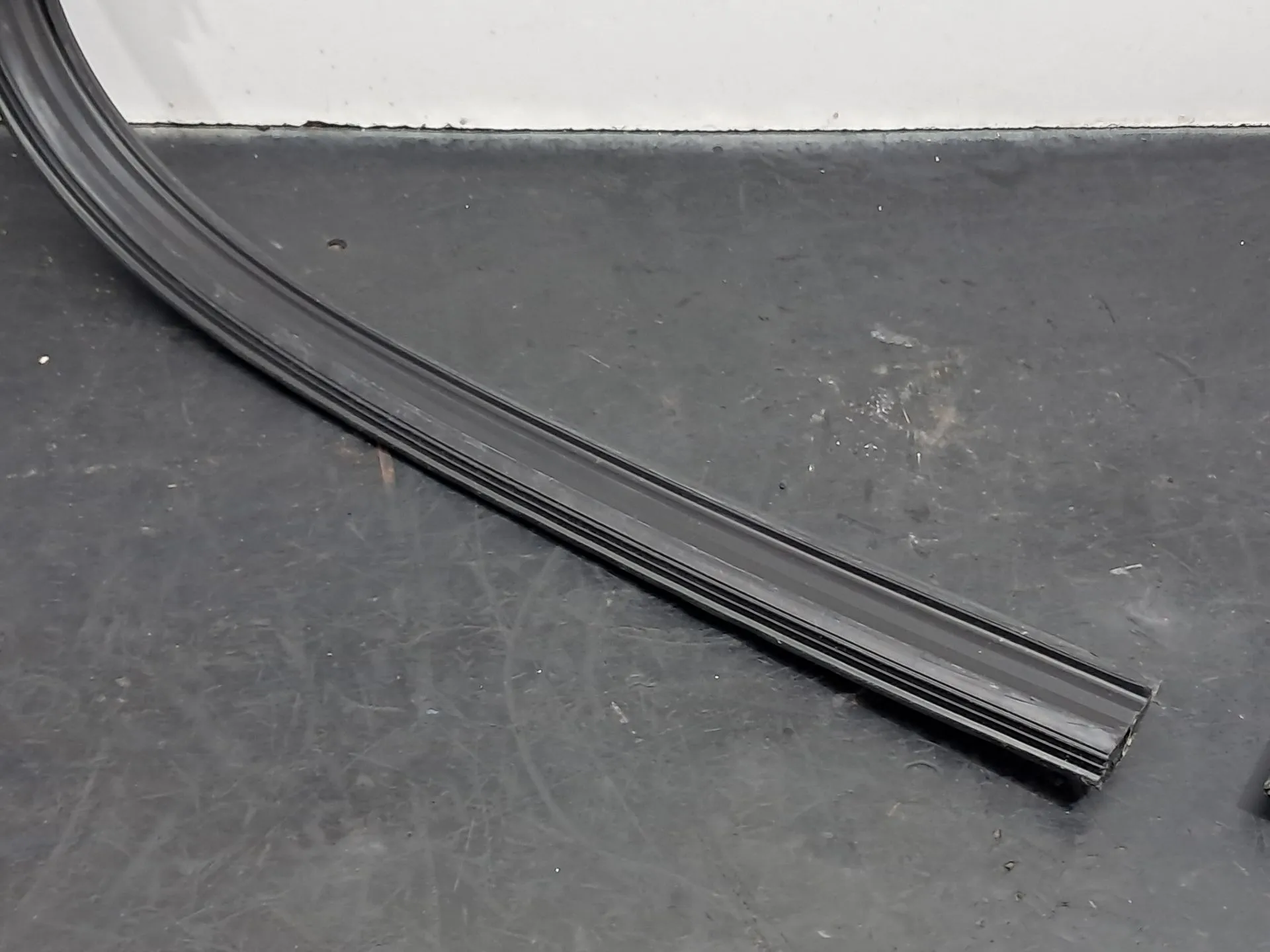 Goma genérica AUDI Q3 Sportback (F3N) Imagem-20