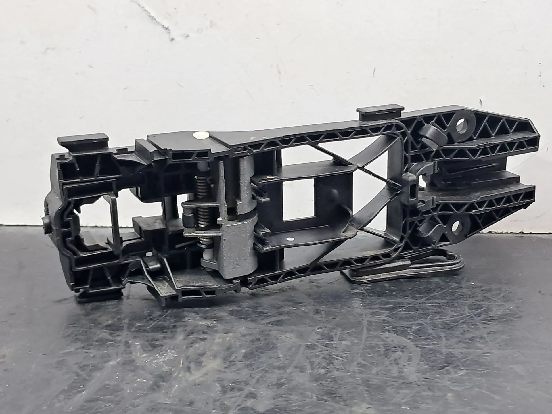 Left rear door handle support AUDI Q3 Sportback (F3N) Imagem-3