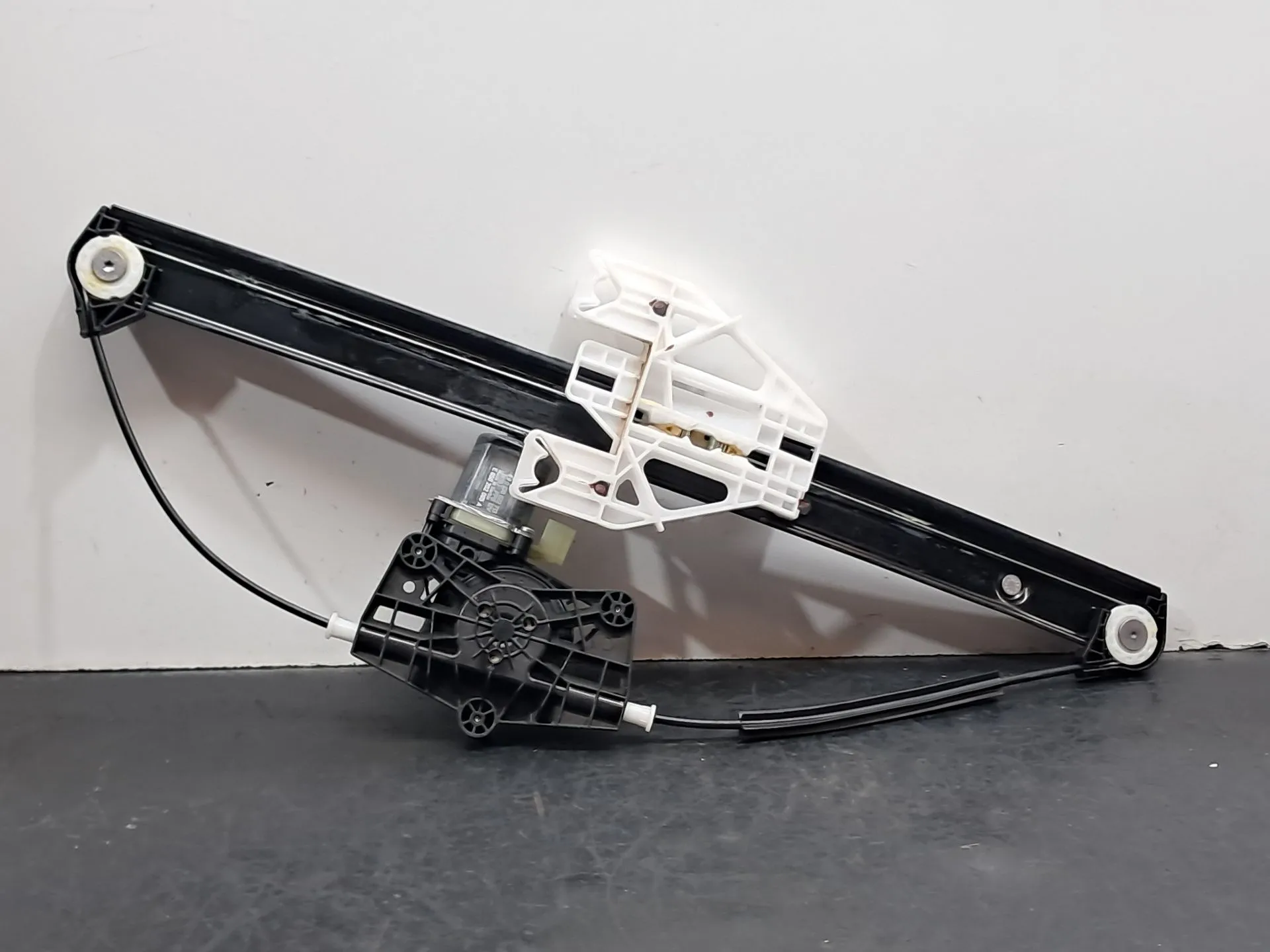 Elevalunas trasero izquierdo AUDI Q3 Sportback (F3N) Imagem-5