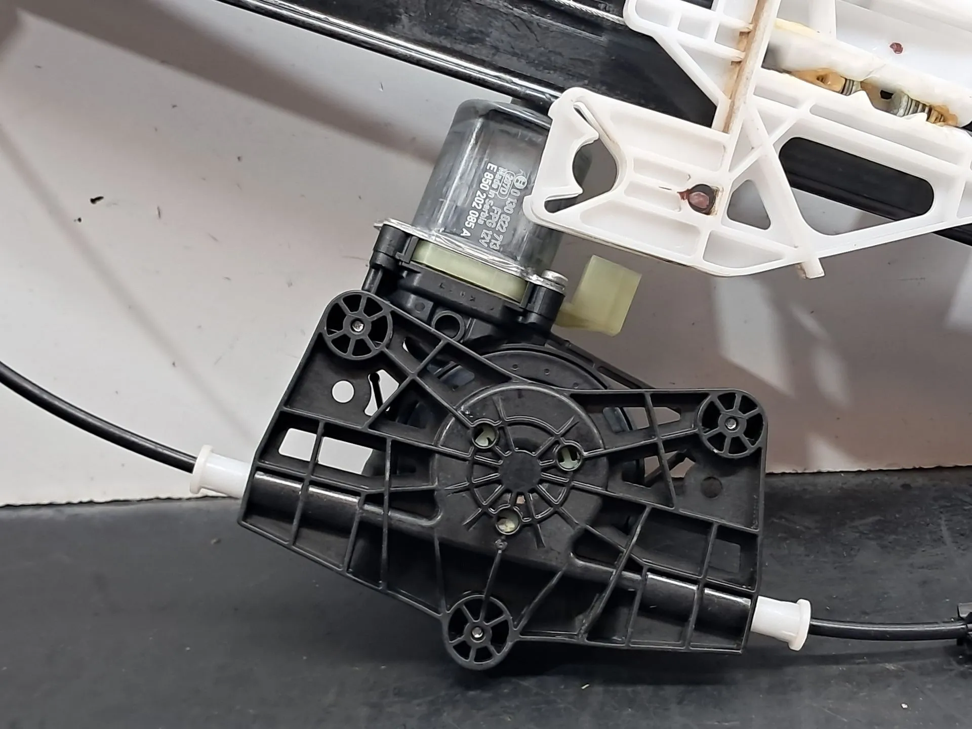 Elevalunas trasero izquierdo AUDI Q3 Sportback (F3N) Imagem-8