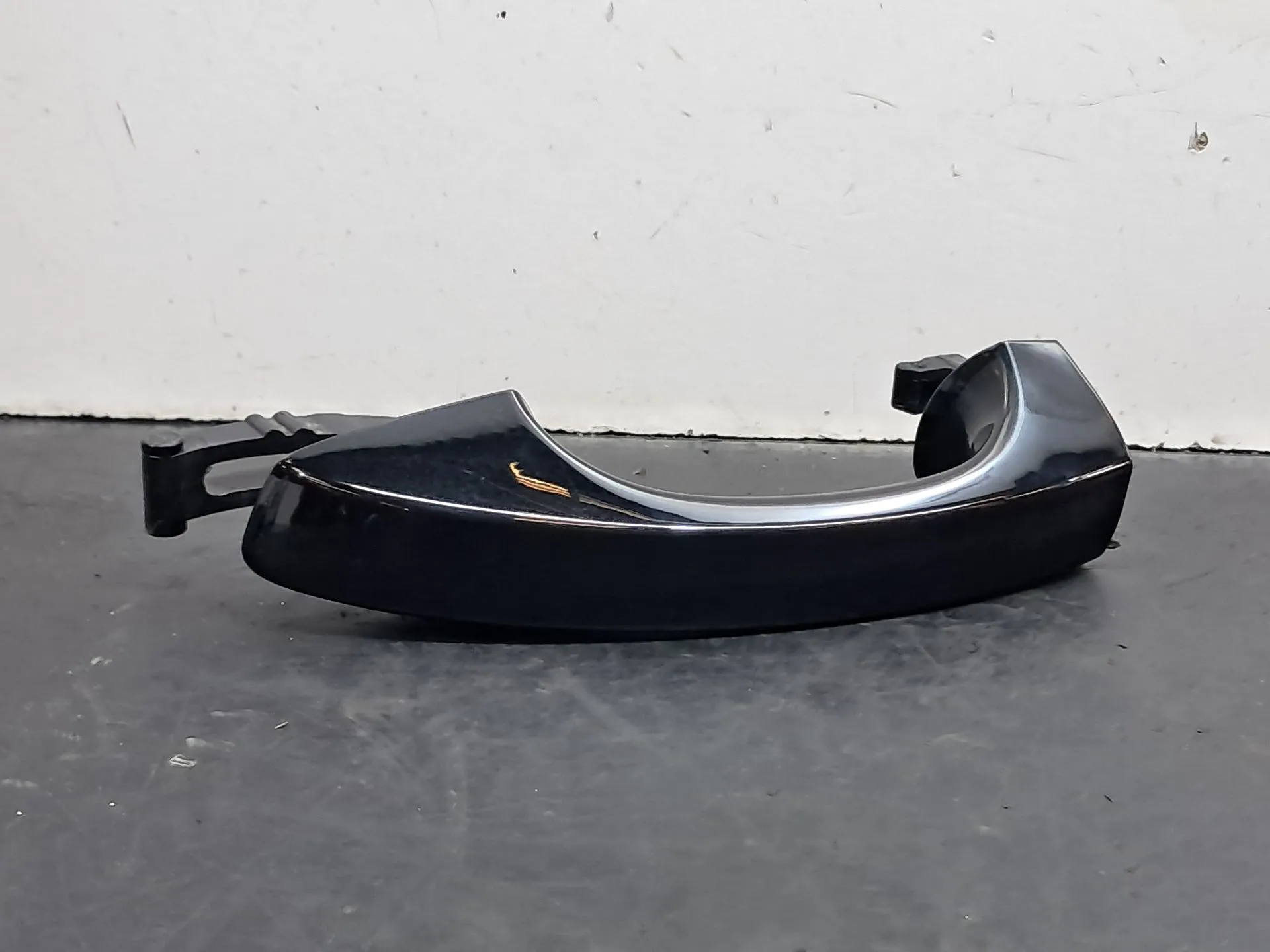 Manija puerta Trasero Izquierdo AUDI Q3 Sportback (F3N)