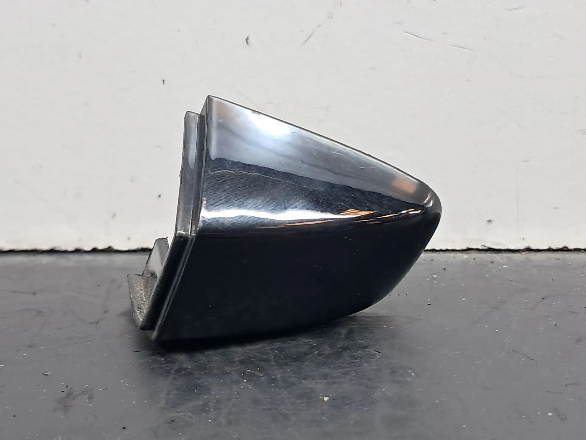 Cubierta manija puerta Izquierda  AUDI Q3 Sportback (F3N)