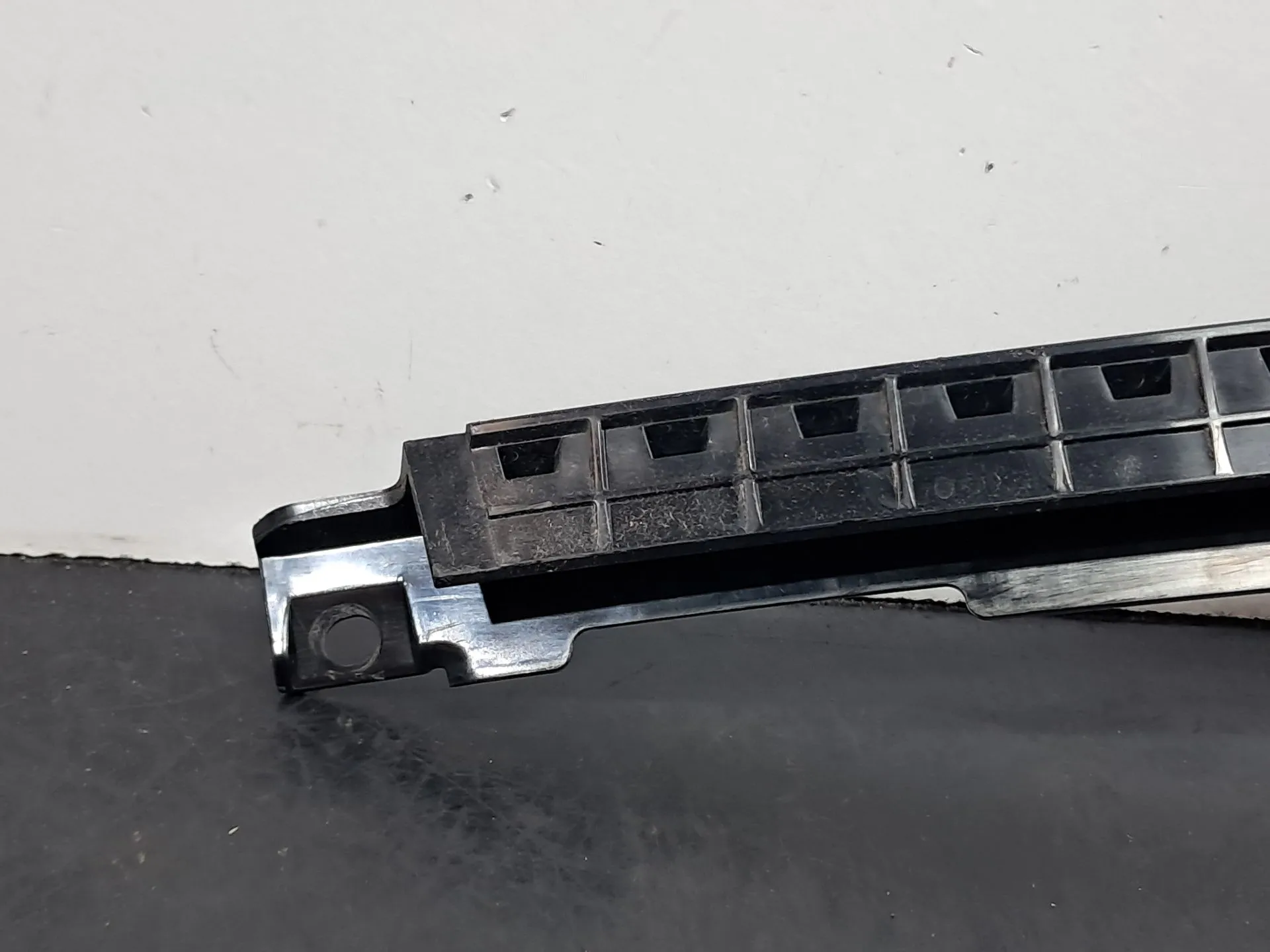 Door guide AUDI Q3 Sportback (F3N) Imagem-2