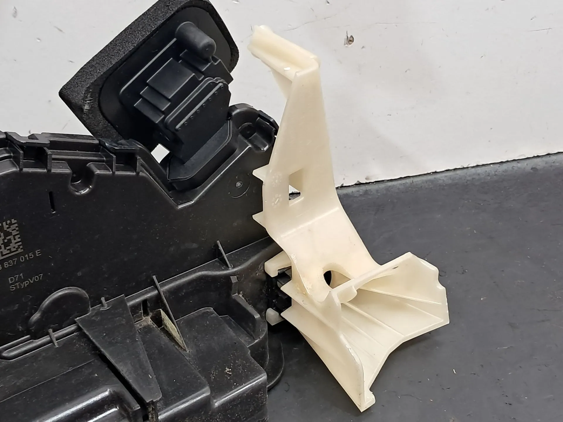 Serrure Avant Gauche AUDI Q3 Sportback (F3N) Imagem-2