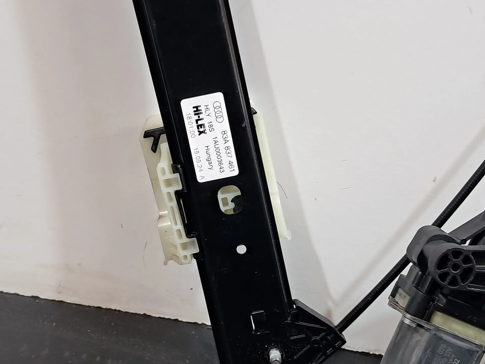 Lève-vitre avant gauche AUDI Q3 Sportback (F3N) Imagem-6