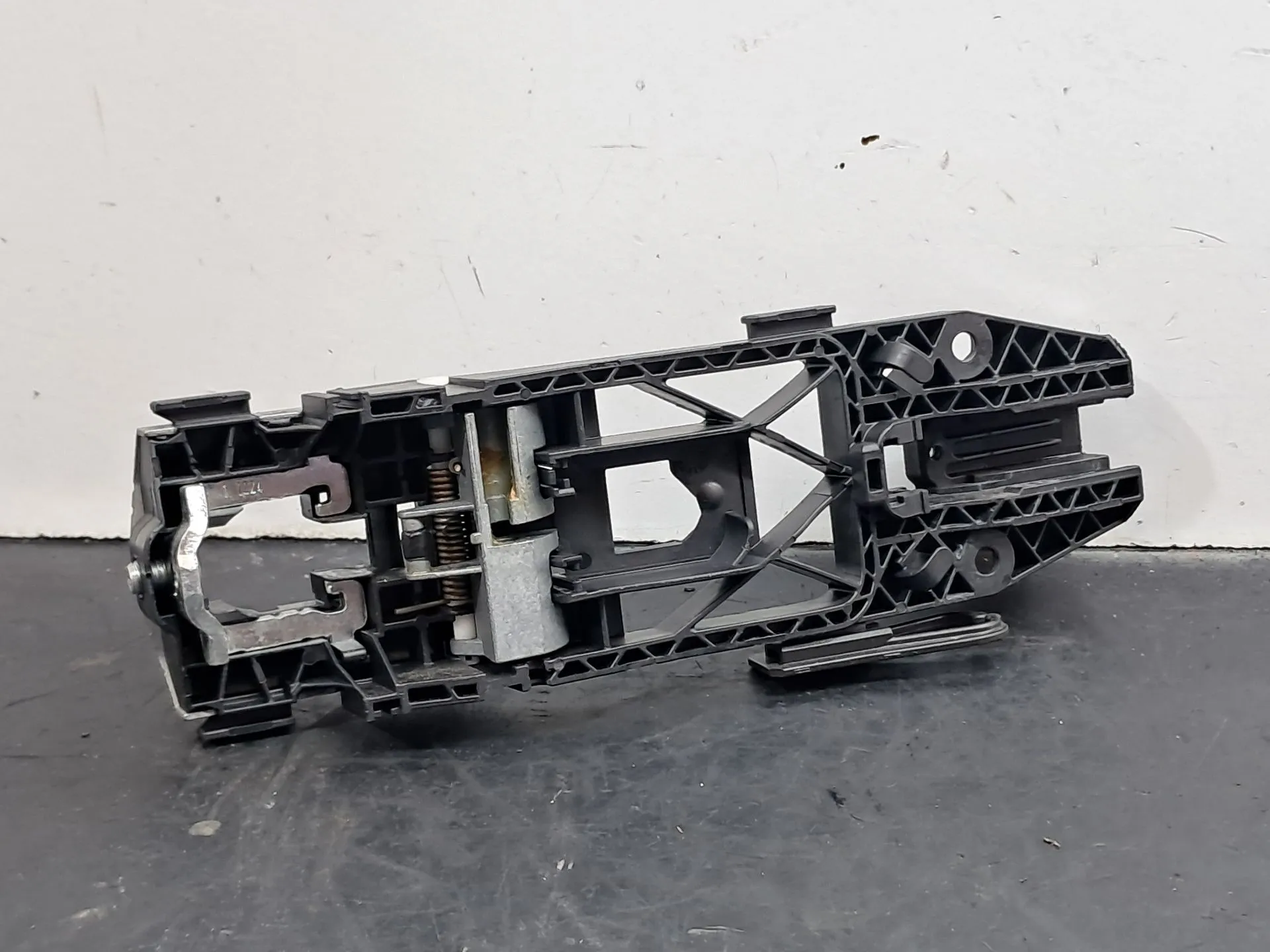 Support poignée porte avant gauche AUDI Q3 Sportback (F3N) Imagem-6