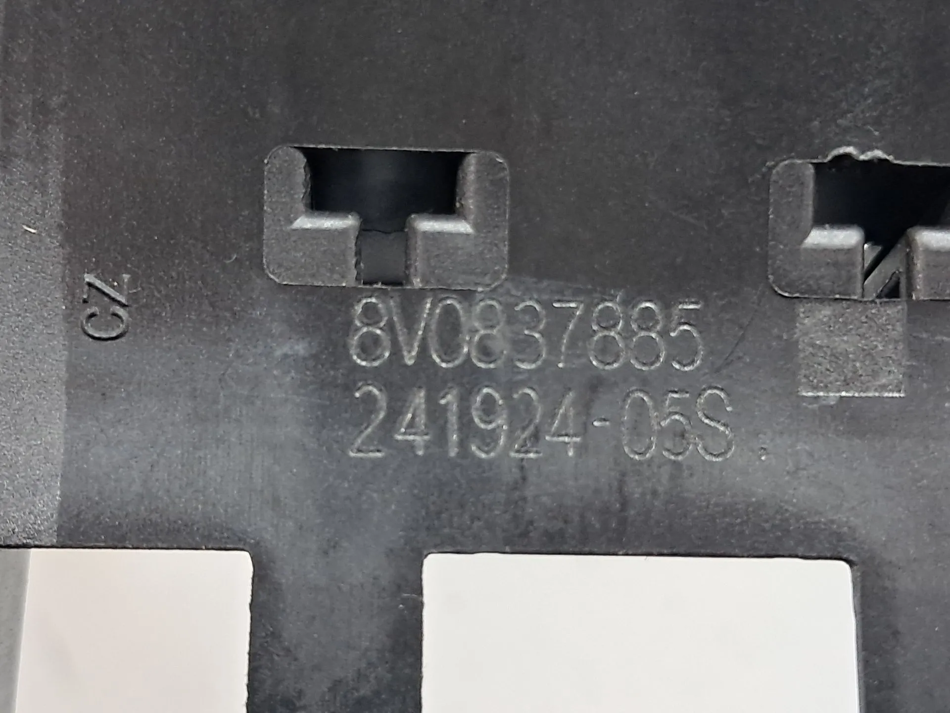 Support poignée porte avant gauche AUDI Q3 Sportback (F3N) Imagem-10