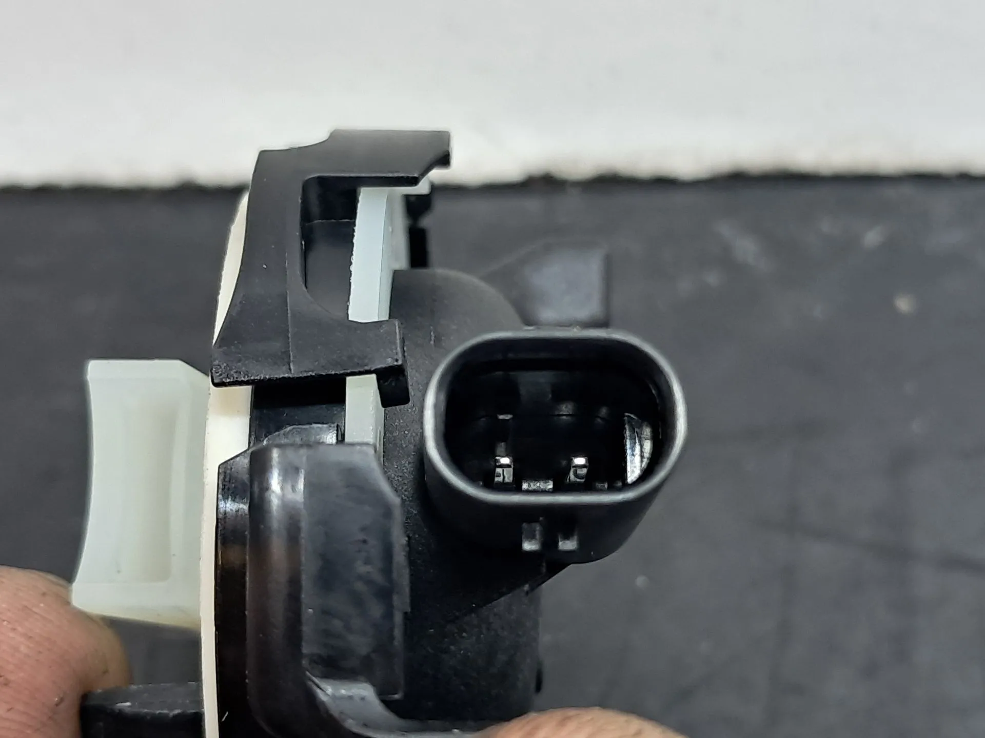 Sensor de impacto AUDI Q3 Sportback (F3N) Imagem-2