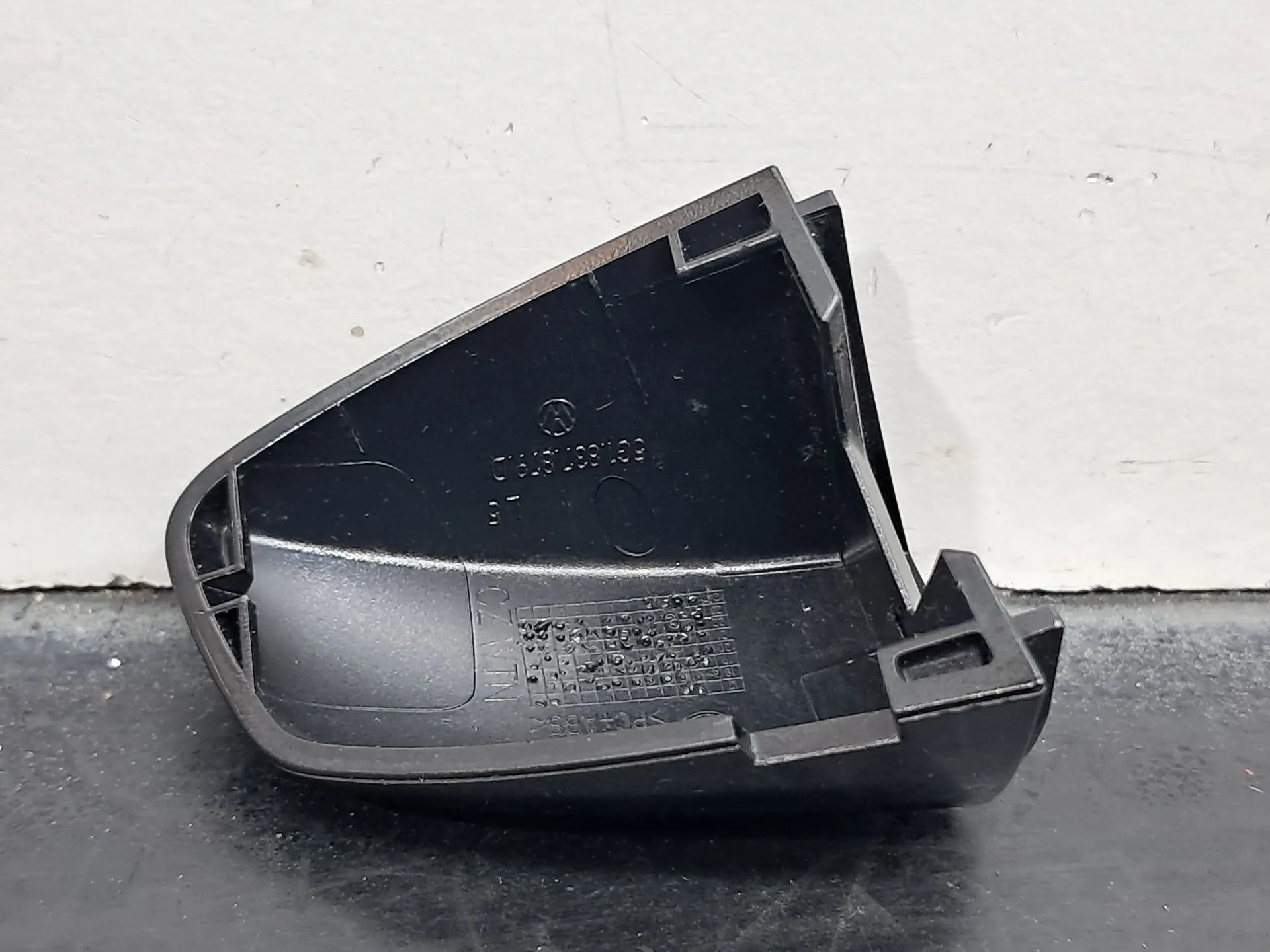 Cache poignée de porte Gauche AUDI Q3 Sportback (F3N) Imagem-2