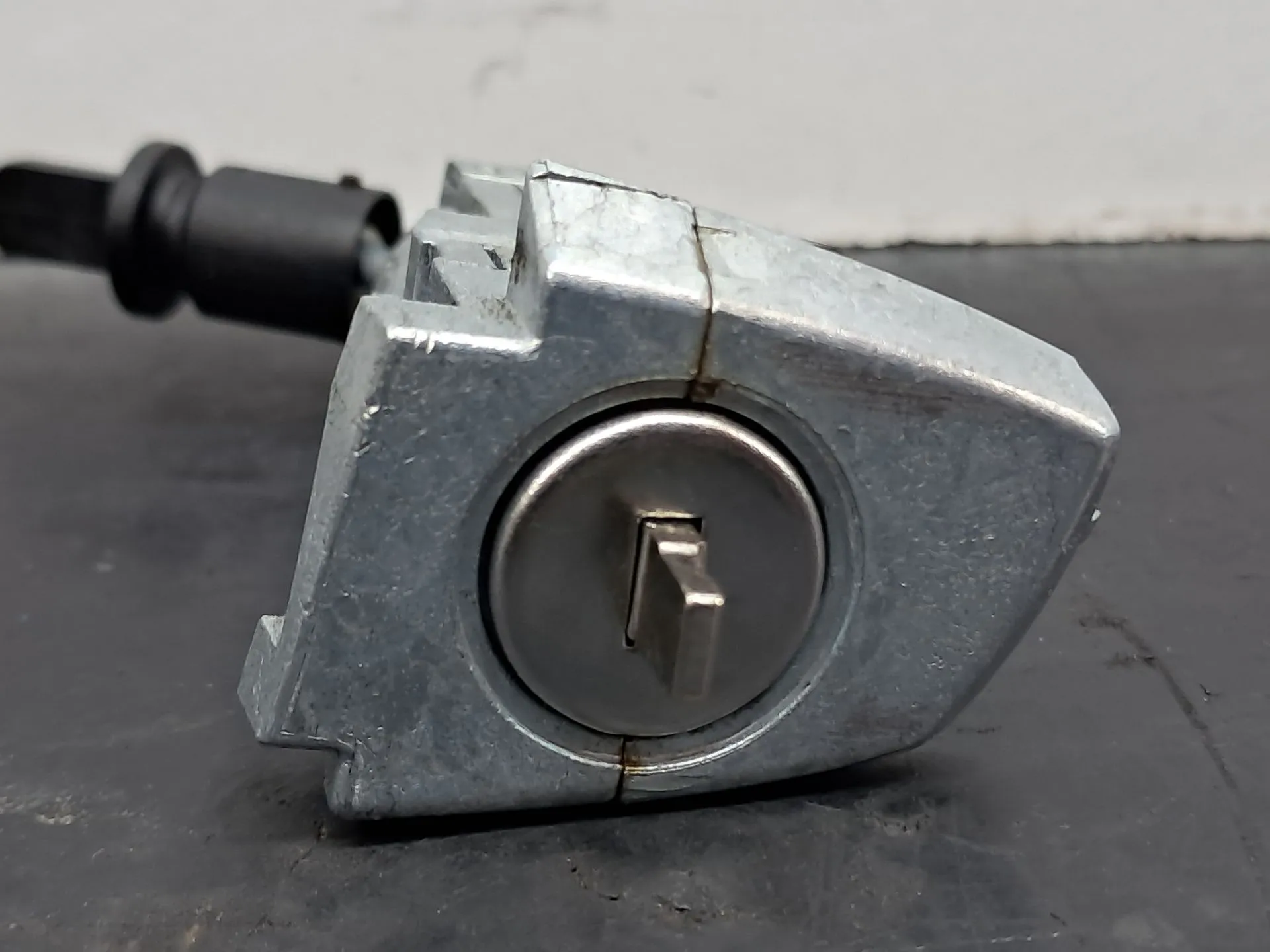 Bombín puerta AUDI Q3 Sportback (F3N) Imagem-1