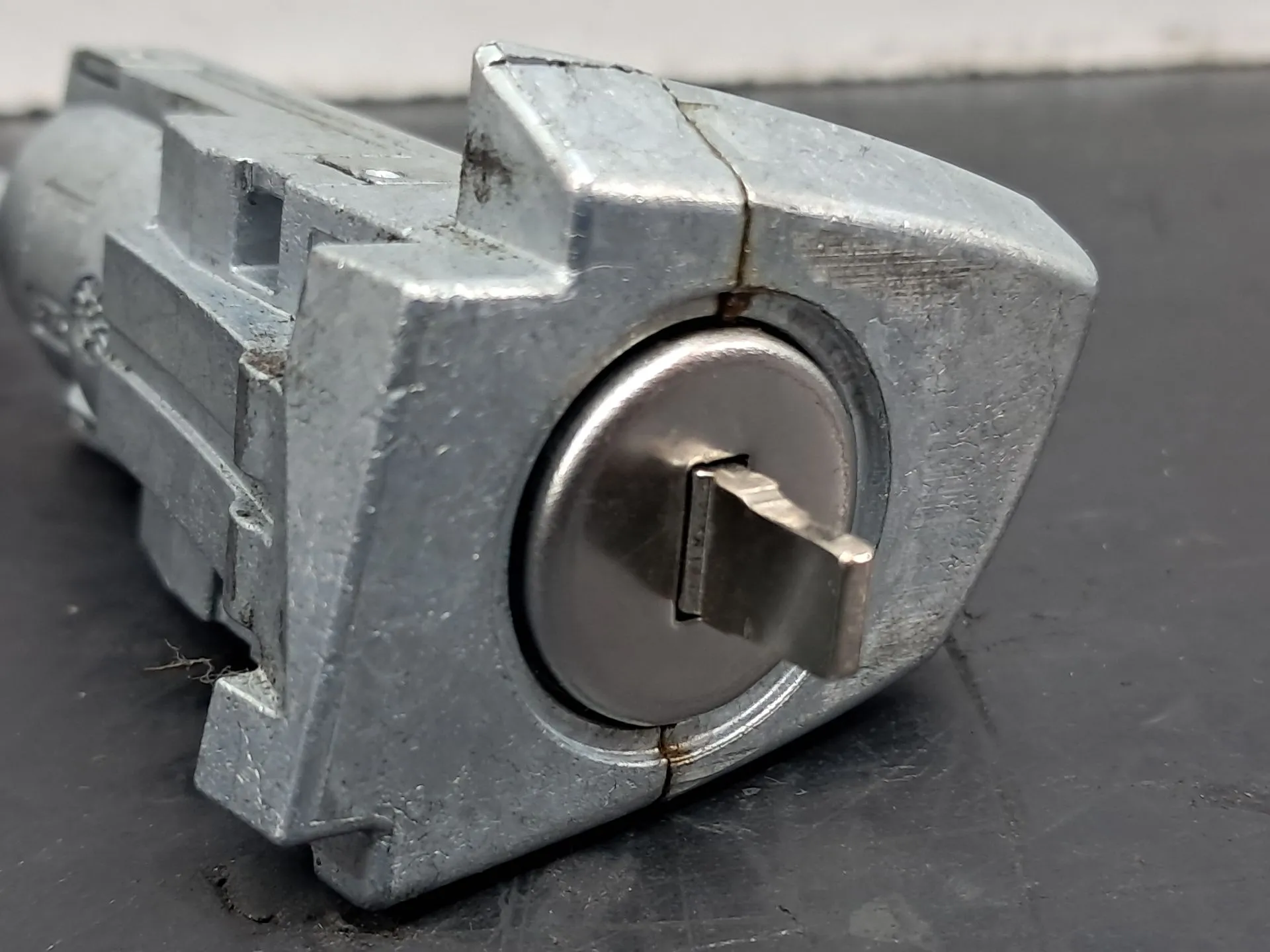 Bombín puerta AUDI Q3 Sportback (F3N) Imagem-2