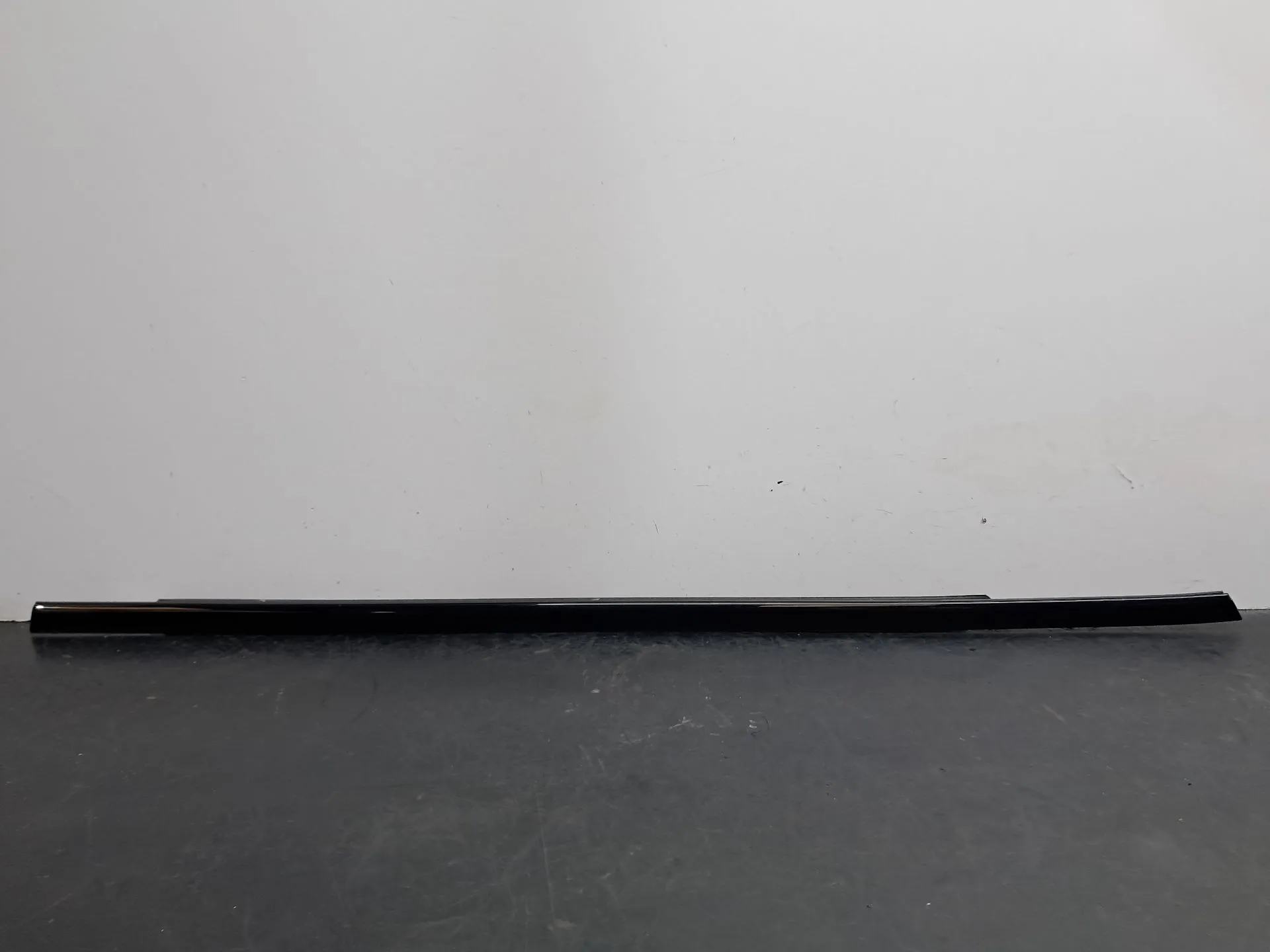 Left rear window scraper AUDI Q3 Sportback (F3N)