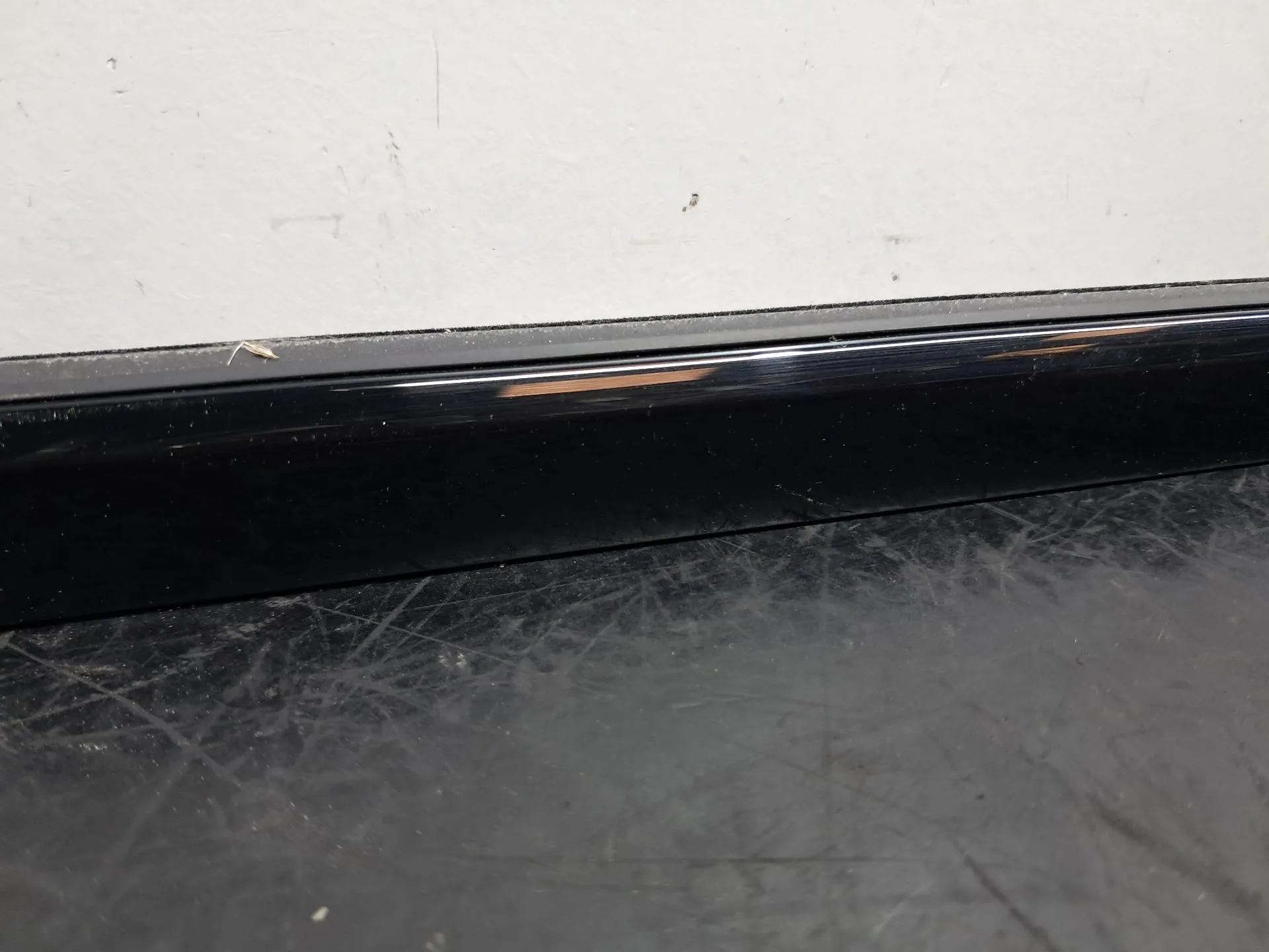 Racloir de vitre porte arrière gauche AUDI Q3 Sportback (F3N) Imagem-2