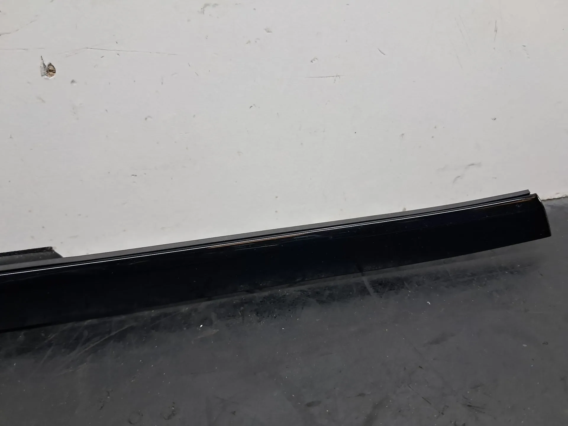 Racloir de vitre porte arrière gauche AUDI Q3 Sportback (F3N) Imagem-5