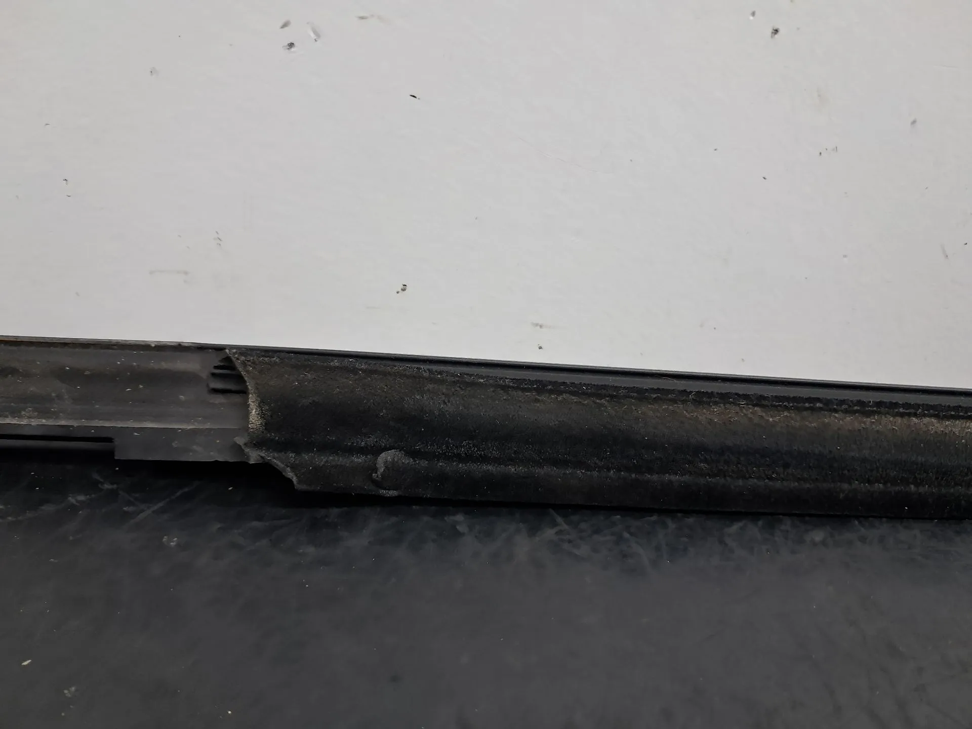 Racloir de vitre porte arrière gauche AUDI Q3 Sportback (F3N) Imagem-8