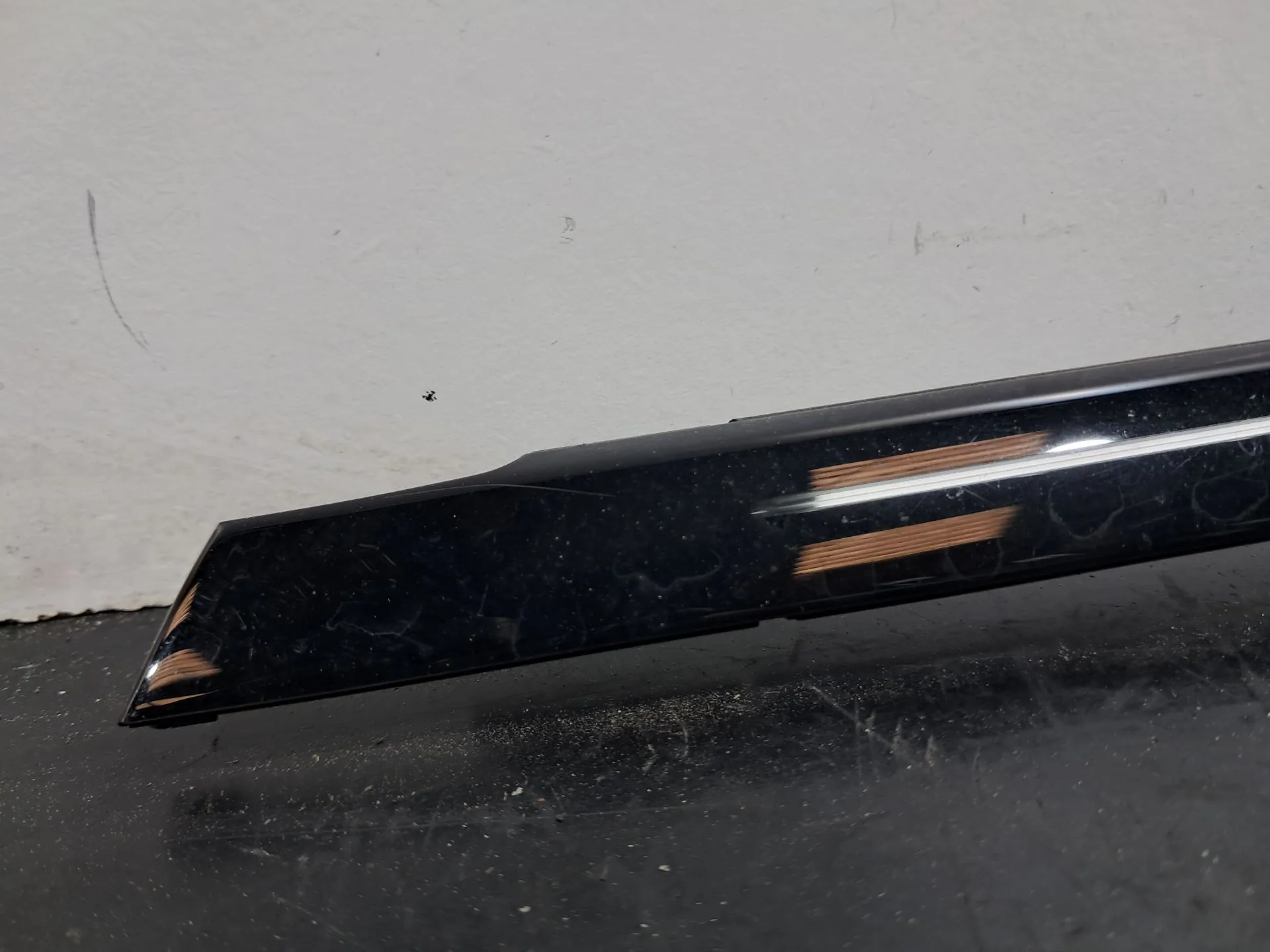 Left front window scraper AUDI Q3 Sportback (F3N) Imagem-1