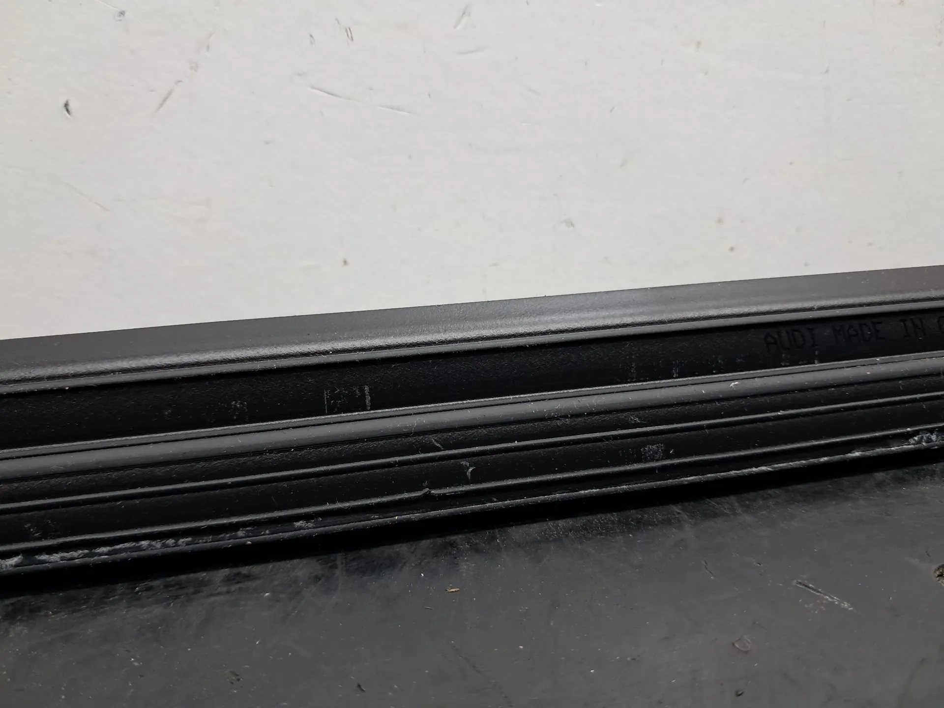 Left front window scraper AUDI Q3 Sportback (F3N) Imagem-4