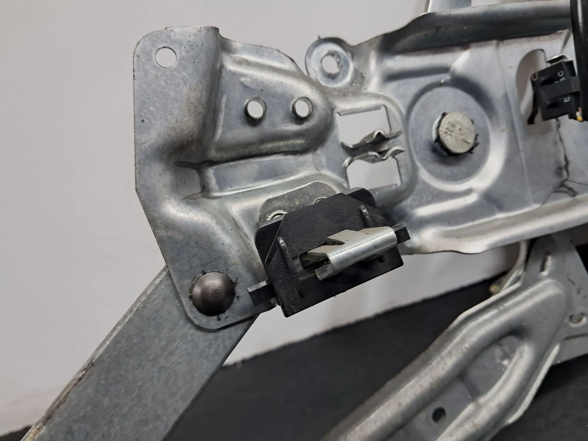 Lève-vitre avant gauche BMW 5 (E34) Imagem-1