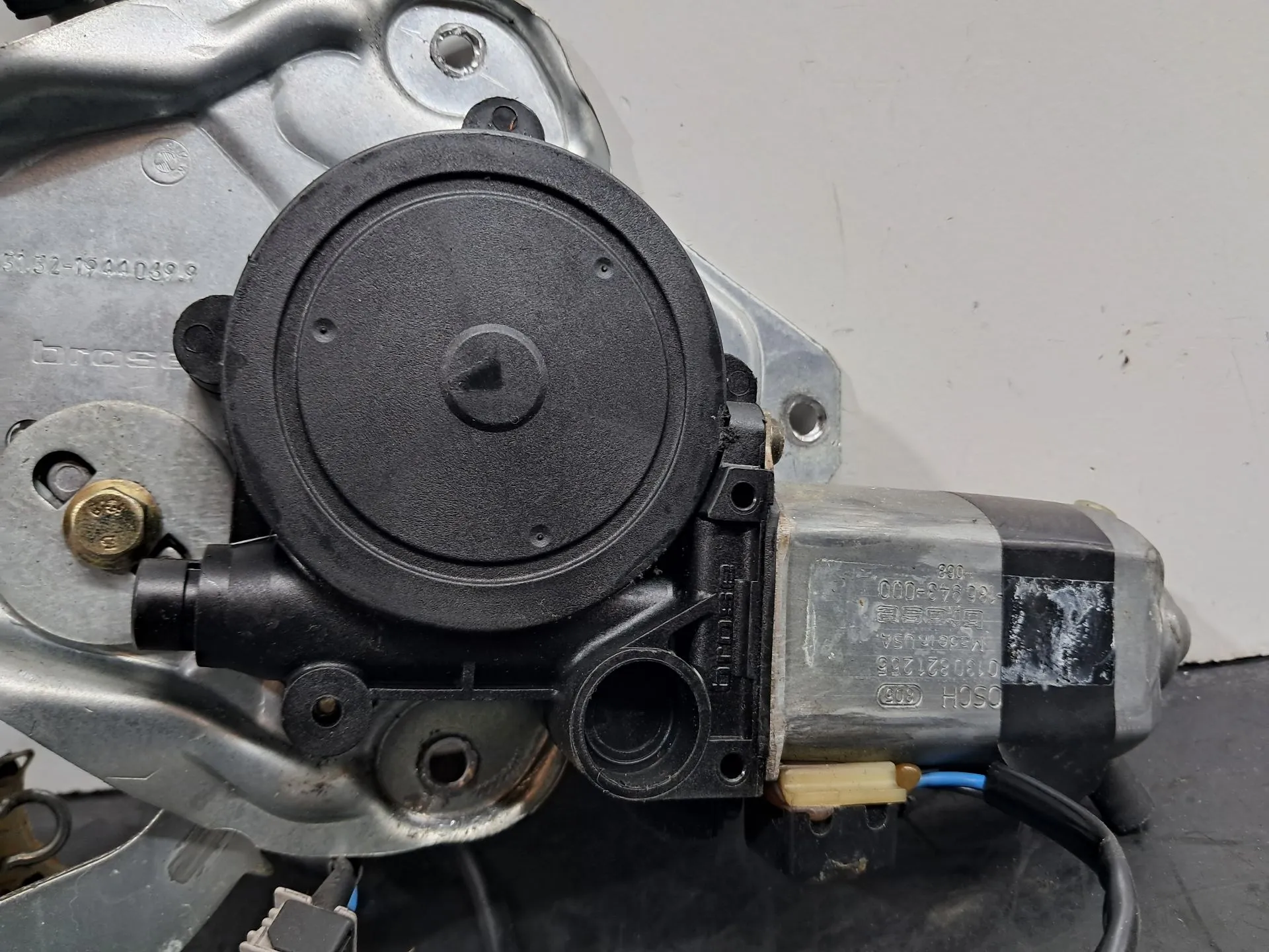 Lève-vitre avant gauche BMW 5 (E34) Imagem-2