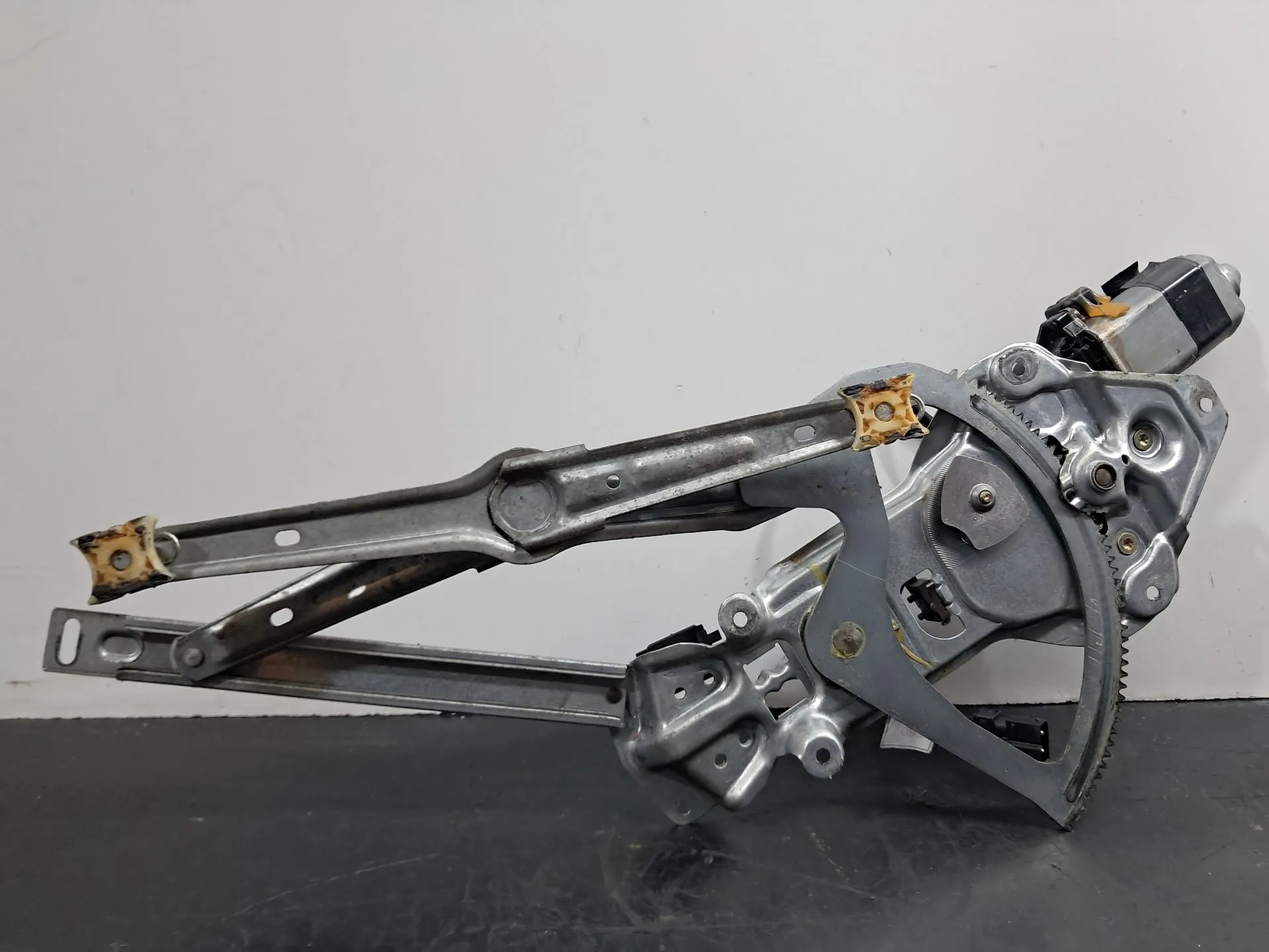 Lève-vitre avant gauche BMW 5 (E34) Imagem-4