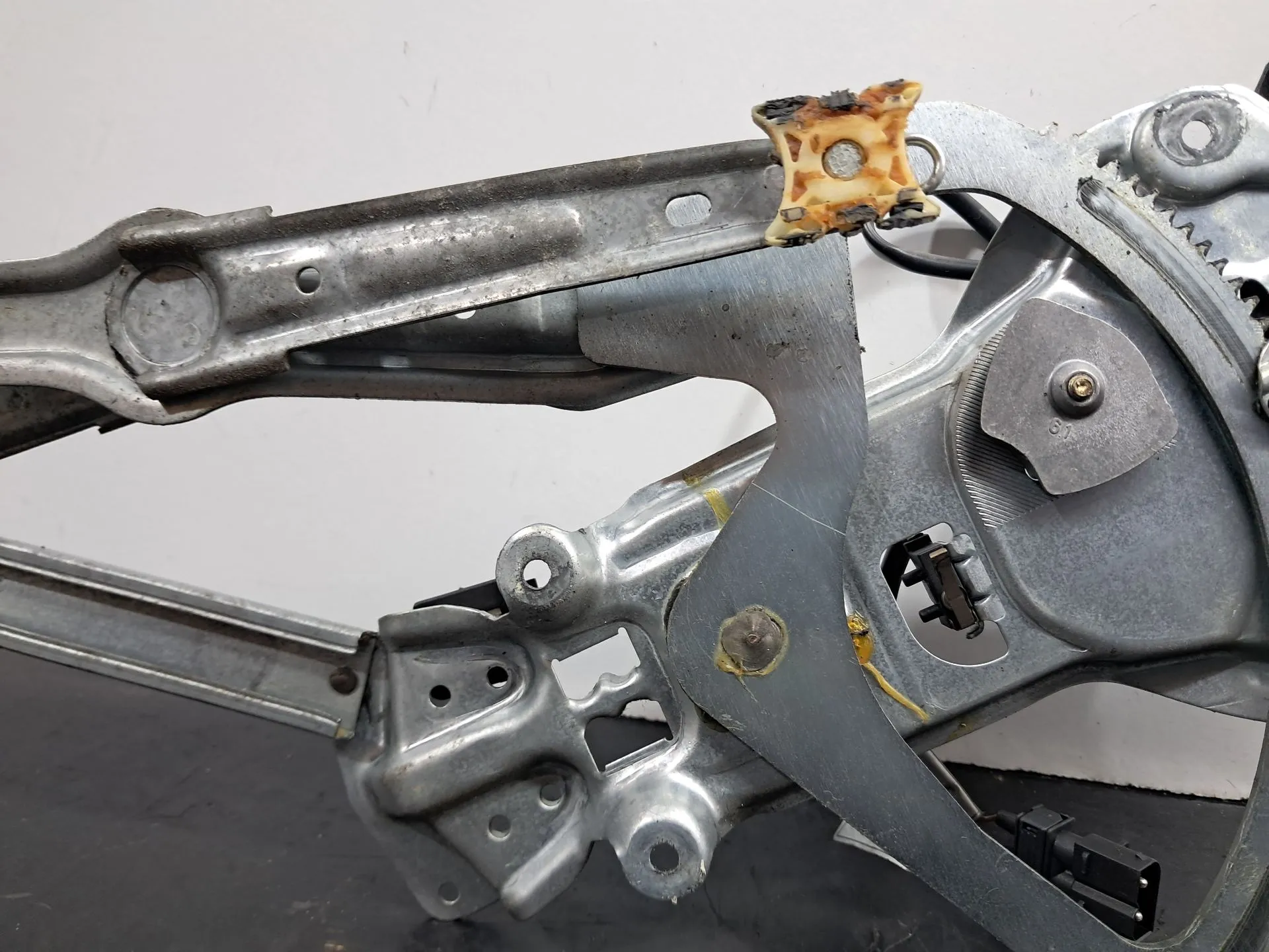 Lève-vitre avant gauche BMW 5 (E34) Imagem-6