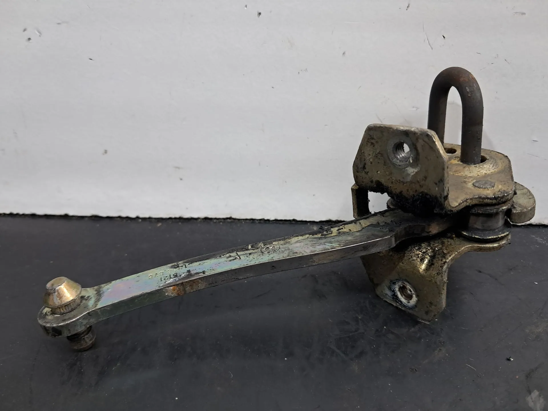 Limiteur de porte Avant Gauche BMW 5 (E34)