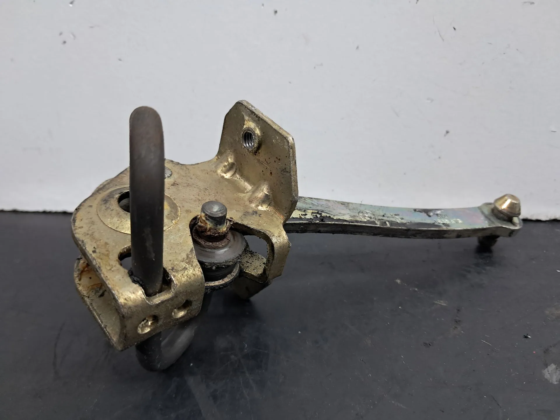 Limiteur de porte Avant Gauche BMW 5 (E34) Imagem-1