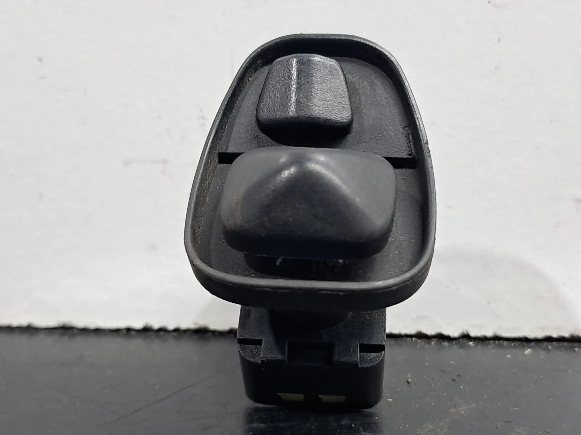 Commande des rétroviseurs BMW 5 (E34) Imagem-1