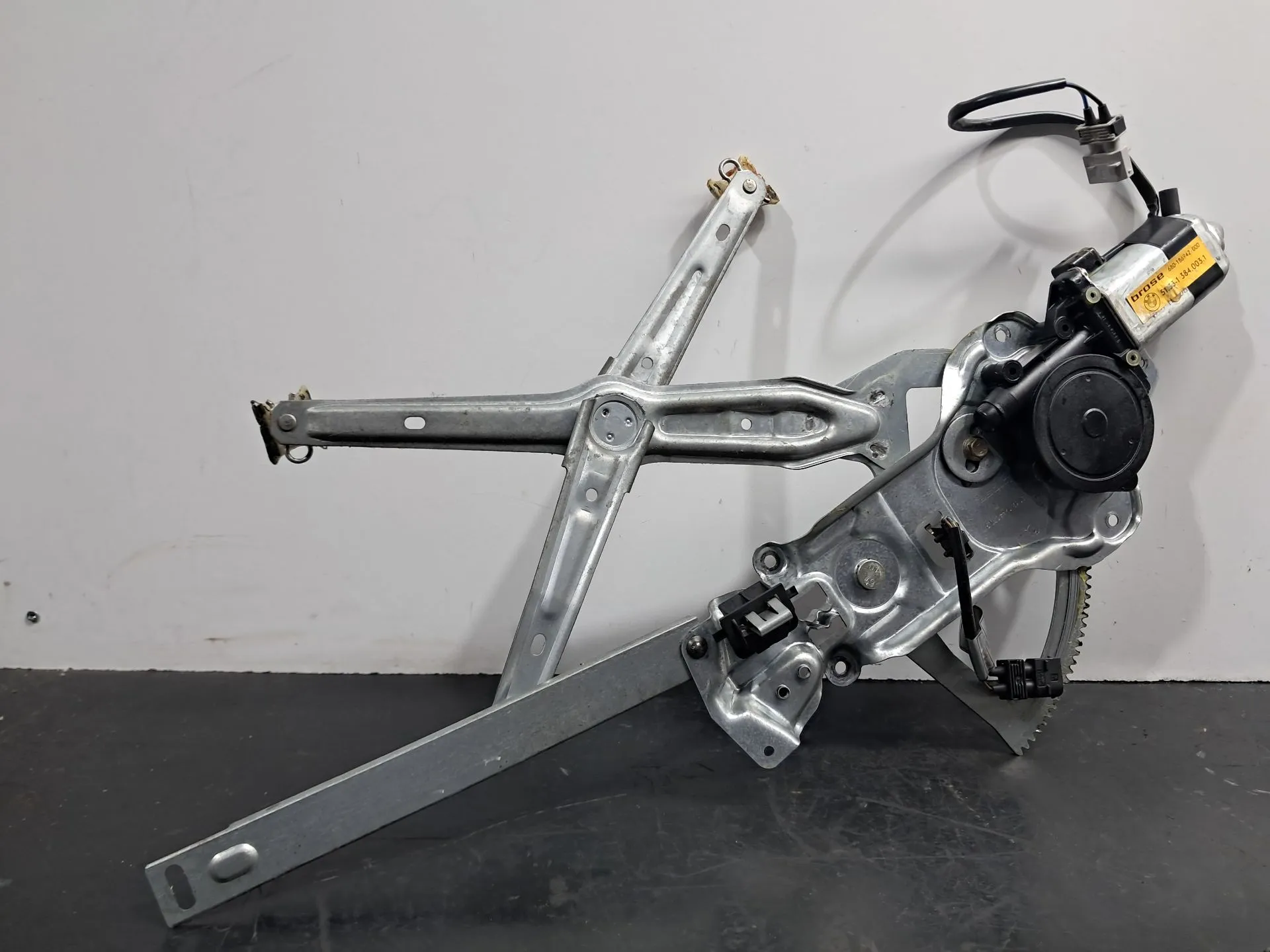 Lève-vitre avant Droite BMW 5 (E34)