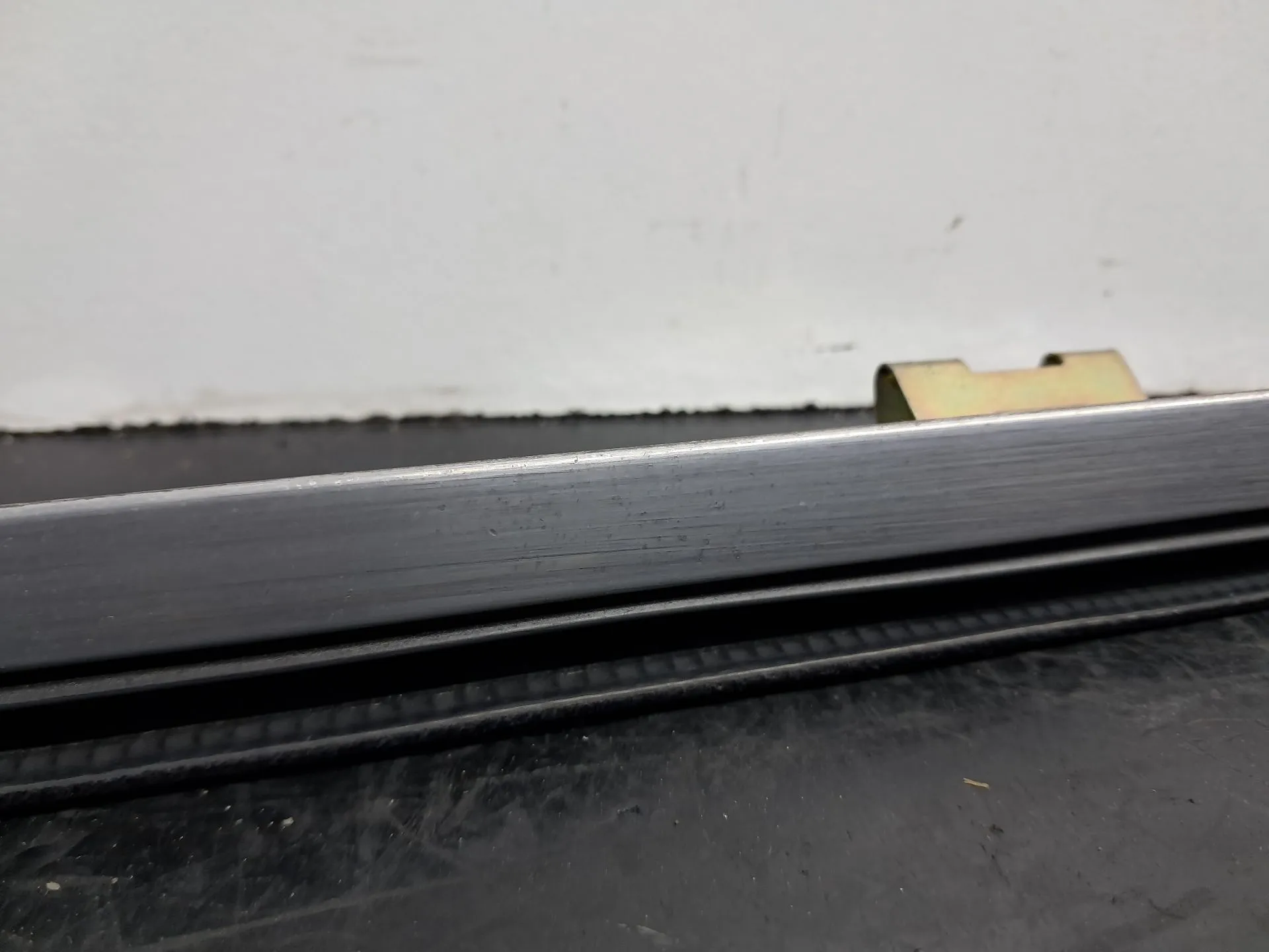 Racloir de vitre porte avant Droite BMW 5 (E34) Imagem-2