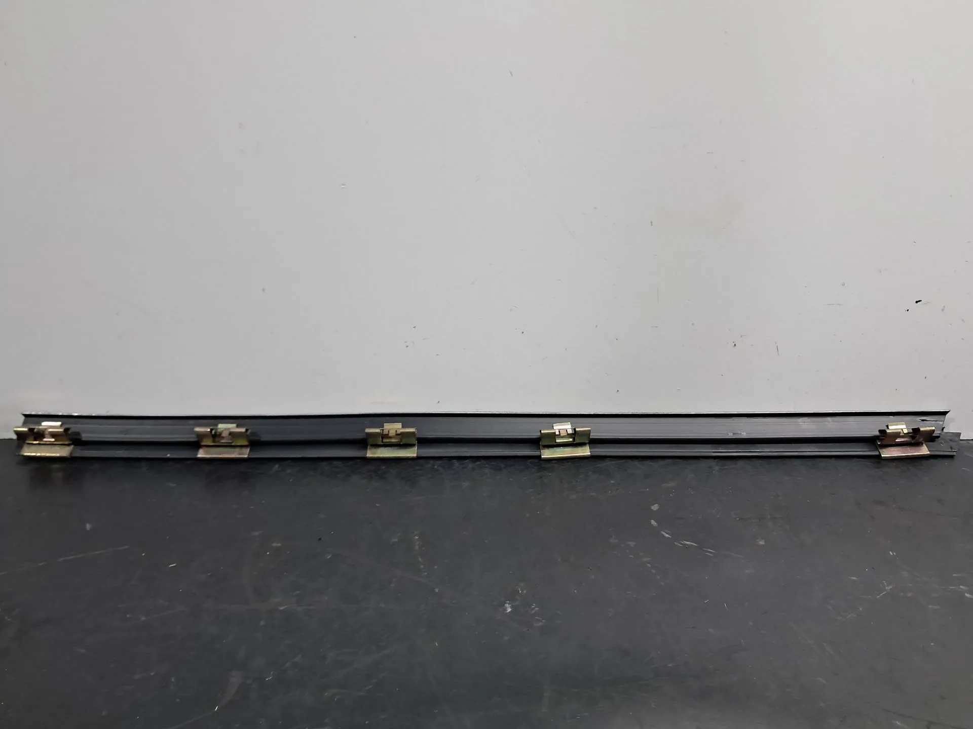 Racloir de vitre porte avant Droite BMW 5 (E34) Imagem-5