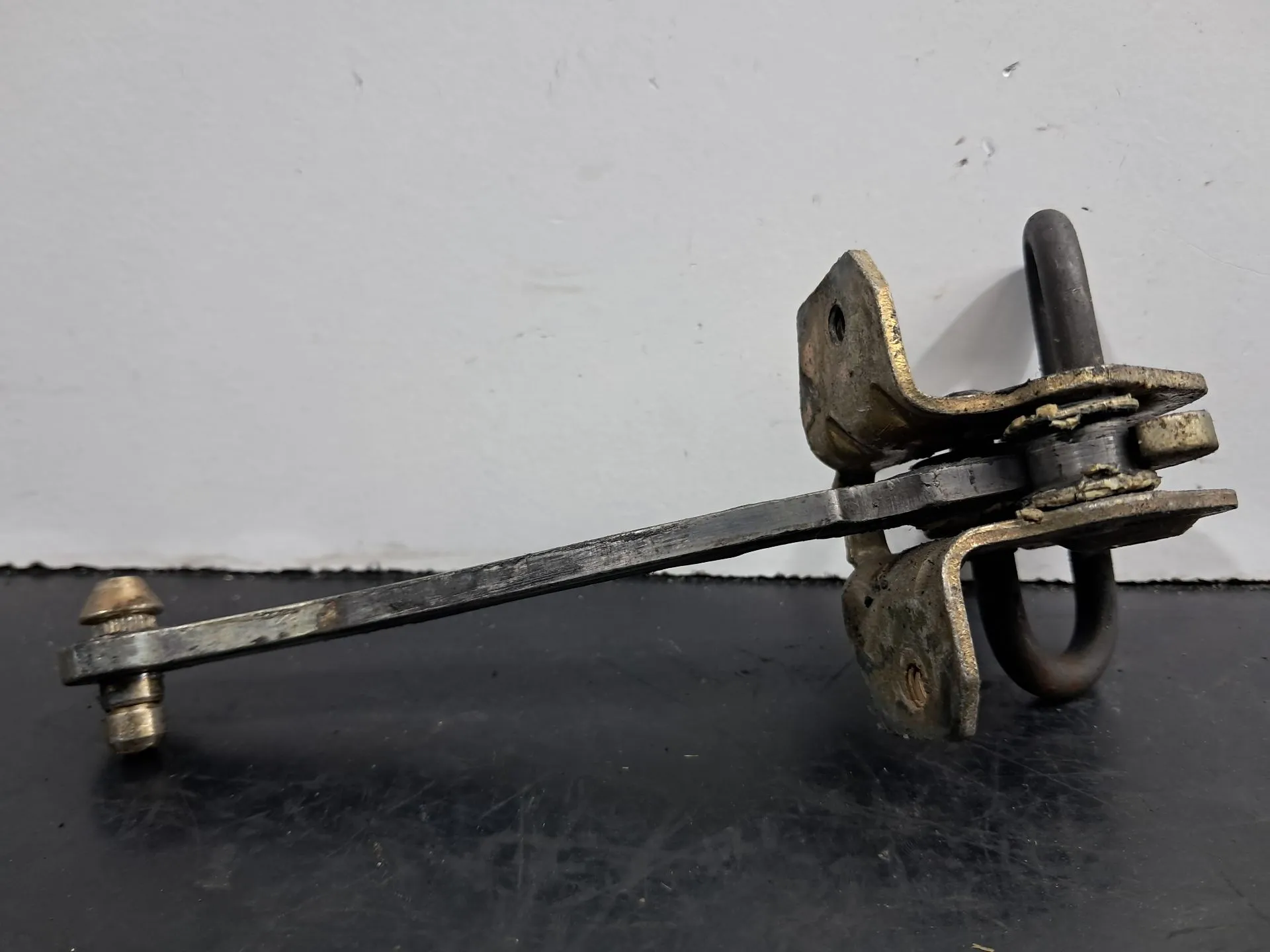 Limiteur de porte Avant Droite BMW 5 (E34) Imagem-1