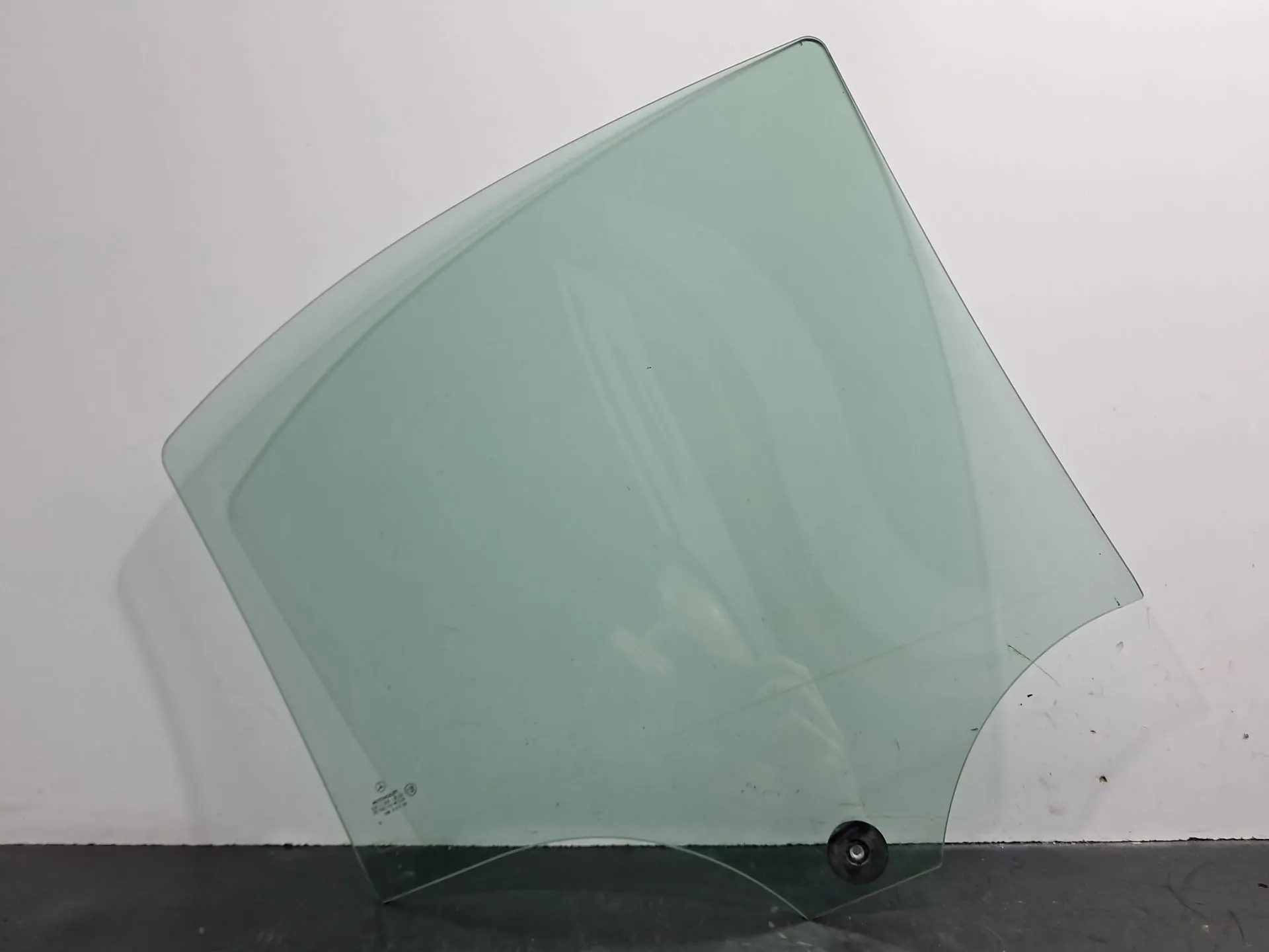 Vitre porte arrière gauche MERCEDES-BENZ Classe C (W203) Imagem-6