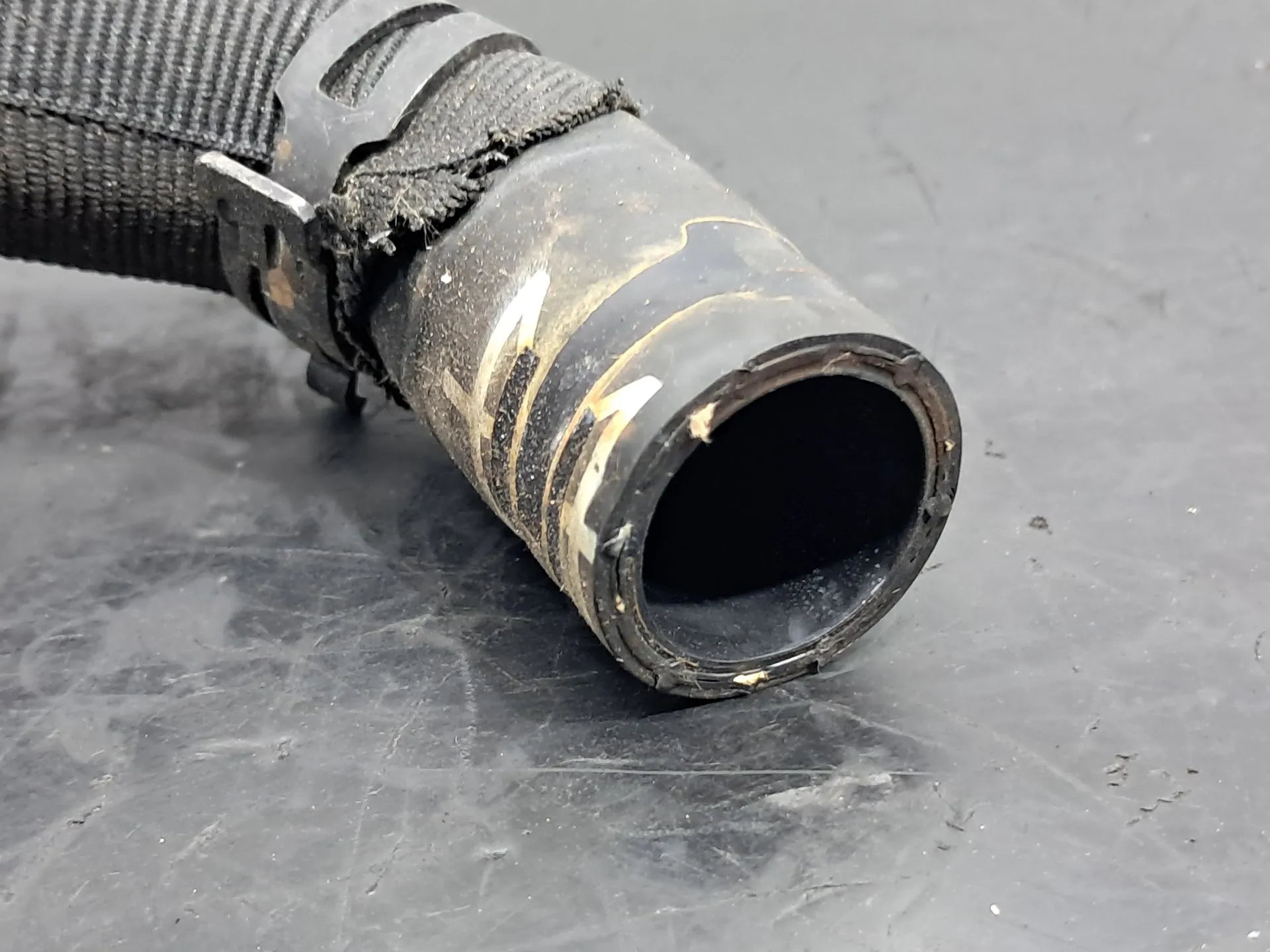 Tubo acqua AUDI Q5 (8R) Imagem-1