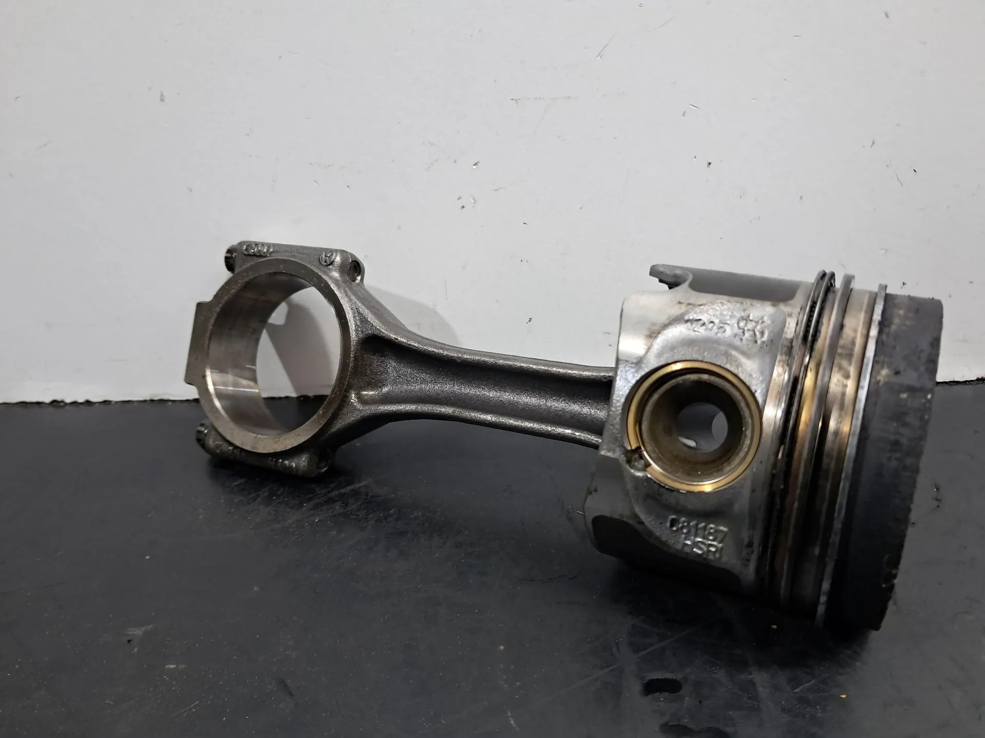 Pistón motor AUDI A4 (8K2, B8)