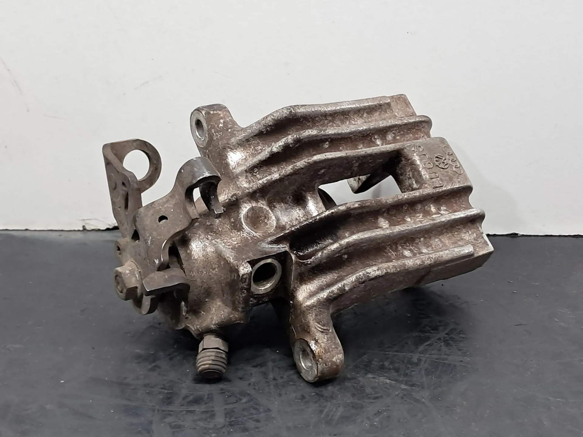 Ricambi Auto Pordenone | Autodemolizione | PINZA FRENO POSTERIORE SINISTRA MERCEDES BENZ