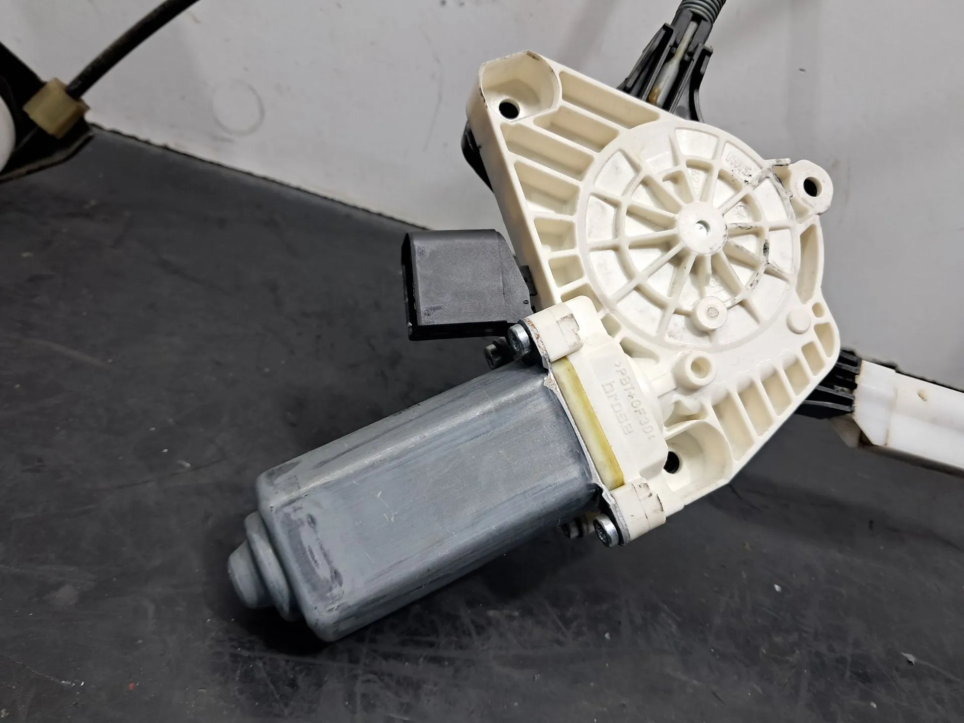 Lève-vitre avant Droite MERCEDES-BENZ Classe E Coupé (C207) Imagem-9